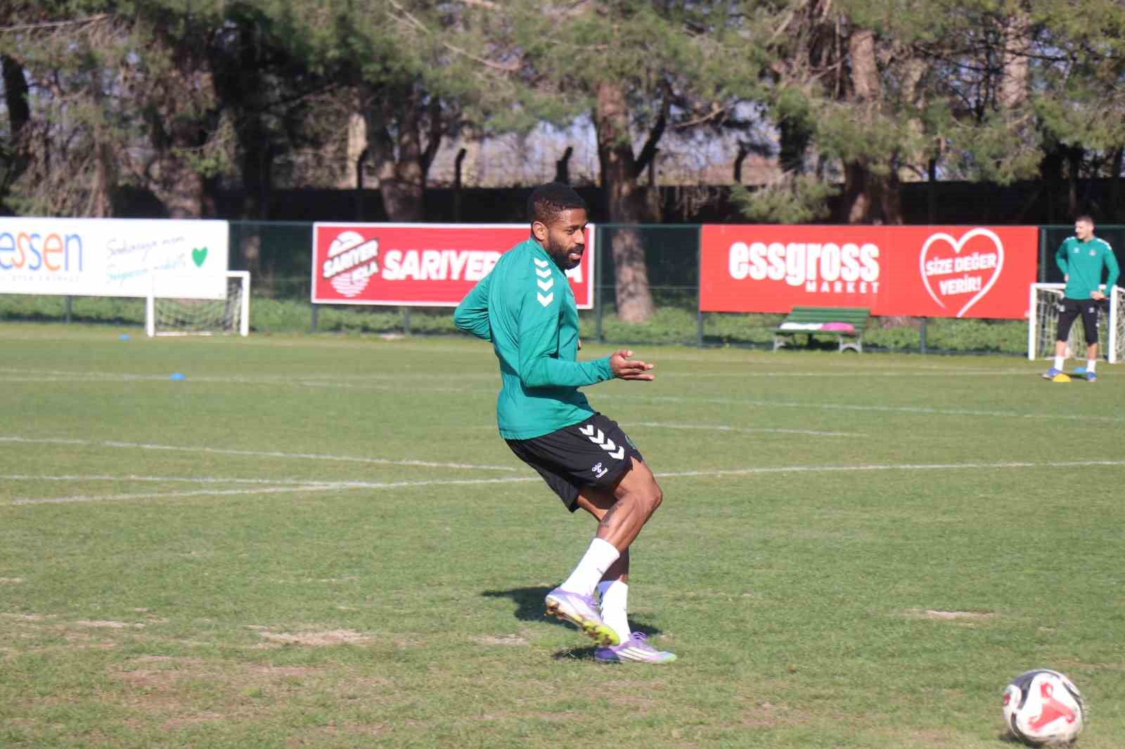 Sakaryaspor, Adana Demirspor mesaisinde
