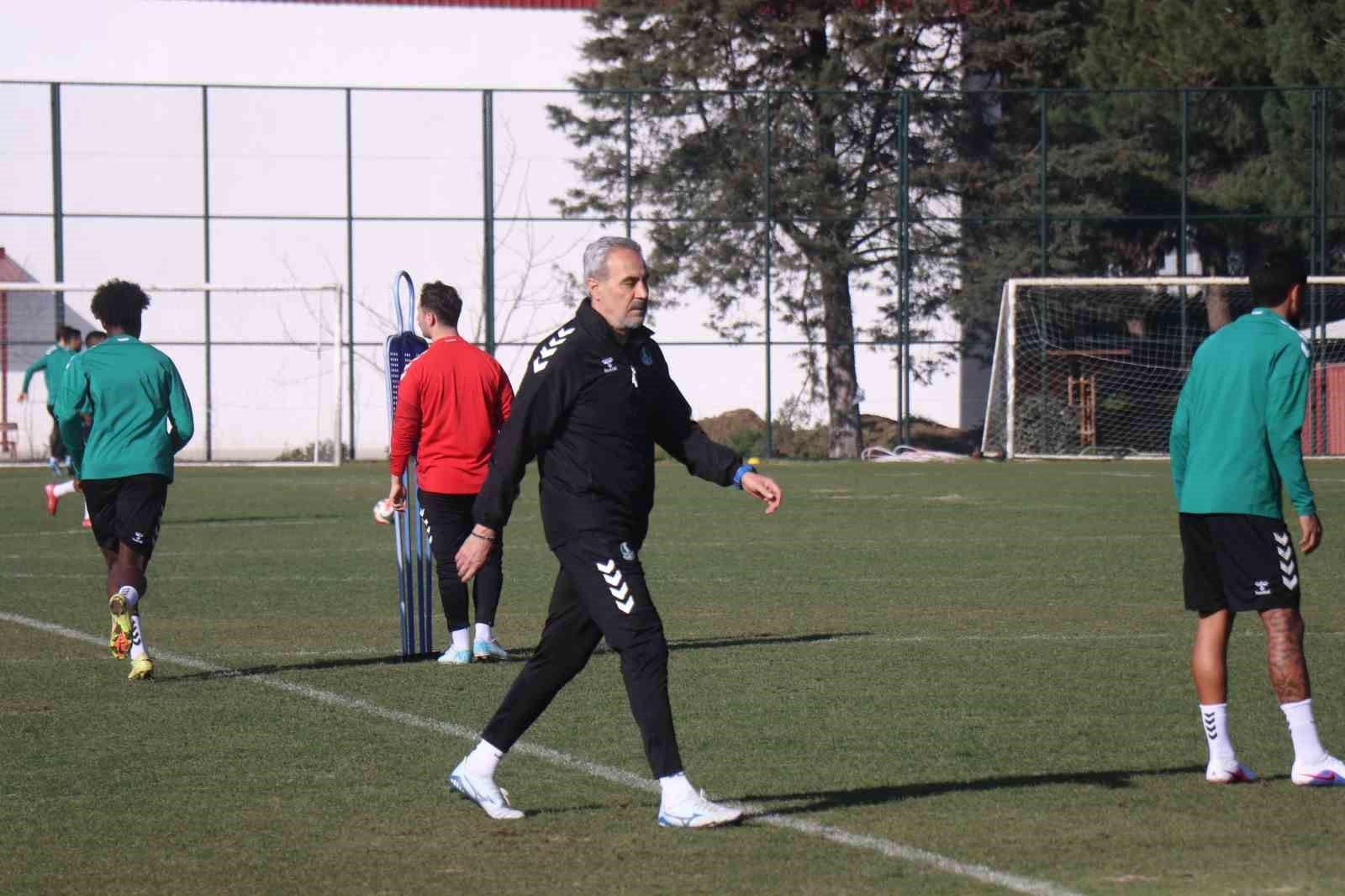 Sakaryaspor, Adana Demirspor mesaisinde
