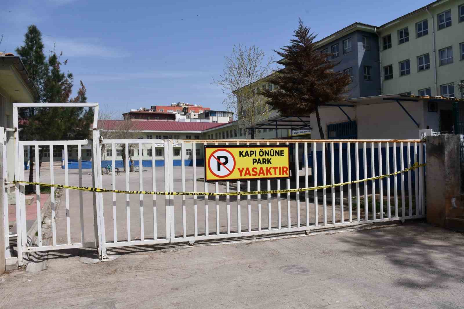 Saldırı olayının yaşandığı Siverek’te okullarda sessizlik hakim
