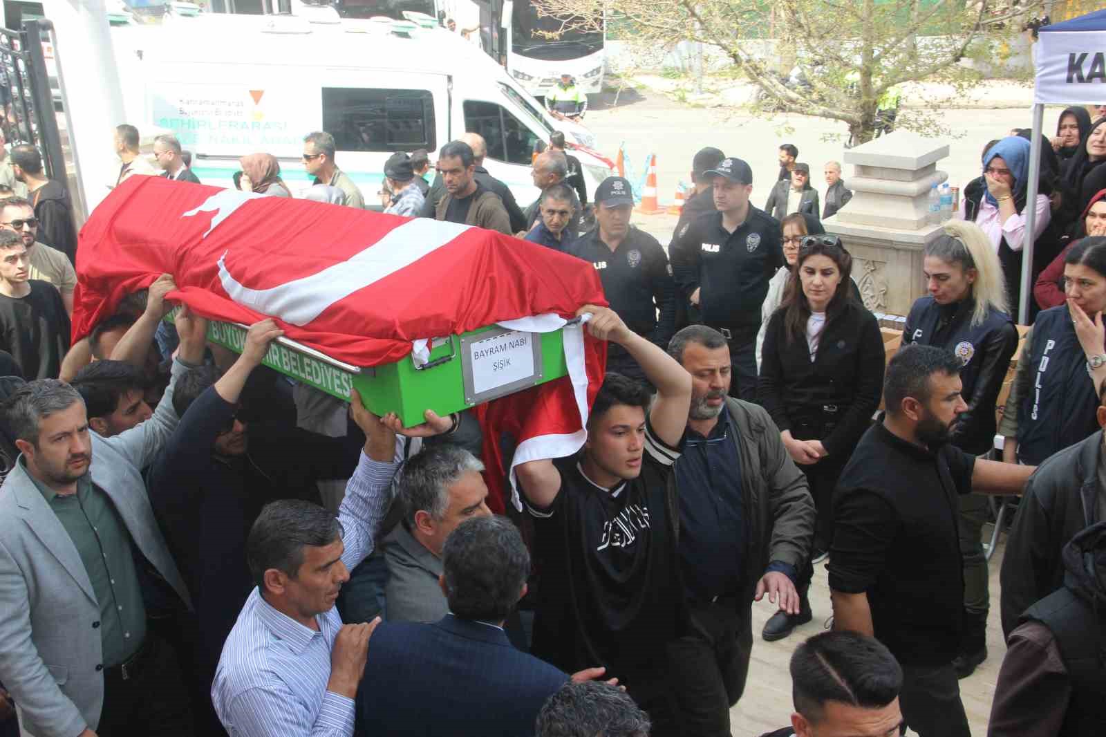 Saldırıda ölen 4 öğrenci gözyaşları içerisinde uğurlandı
