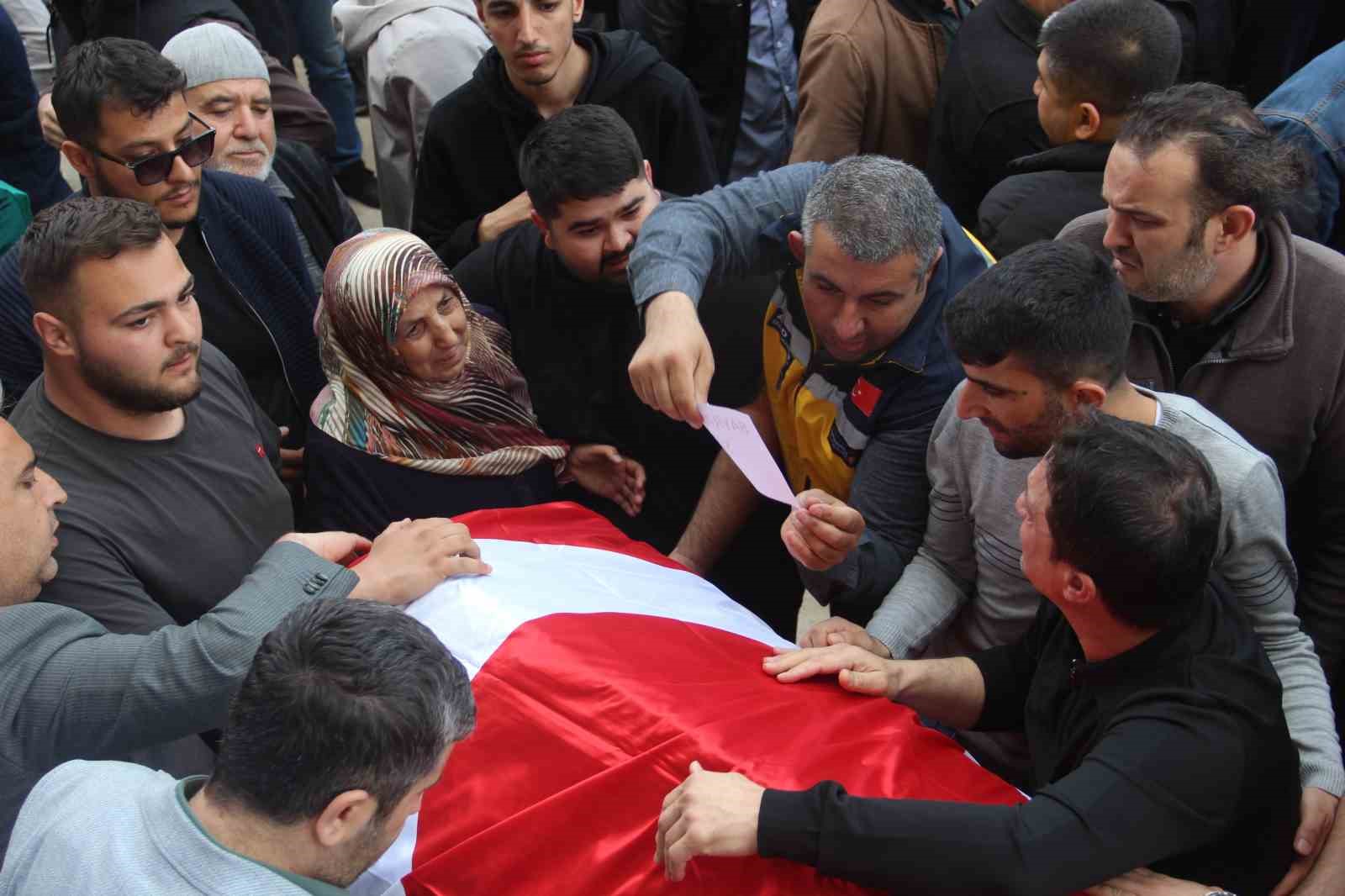 Saldırıda ölen 4 öğrenci gözyaşları içerisinde uğurlandı
