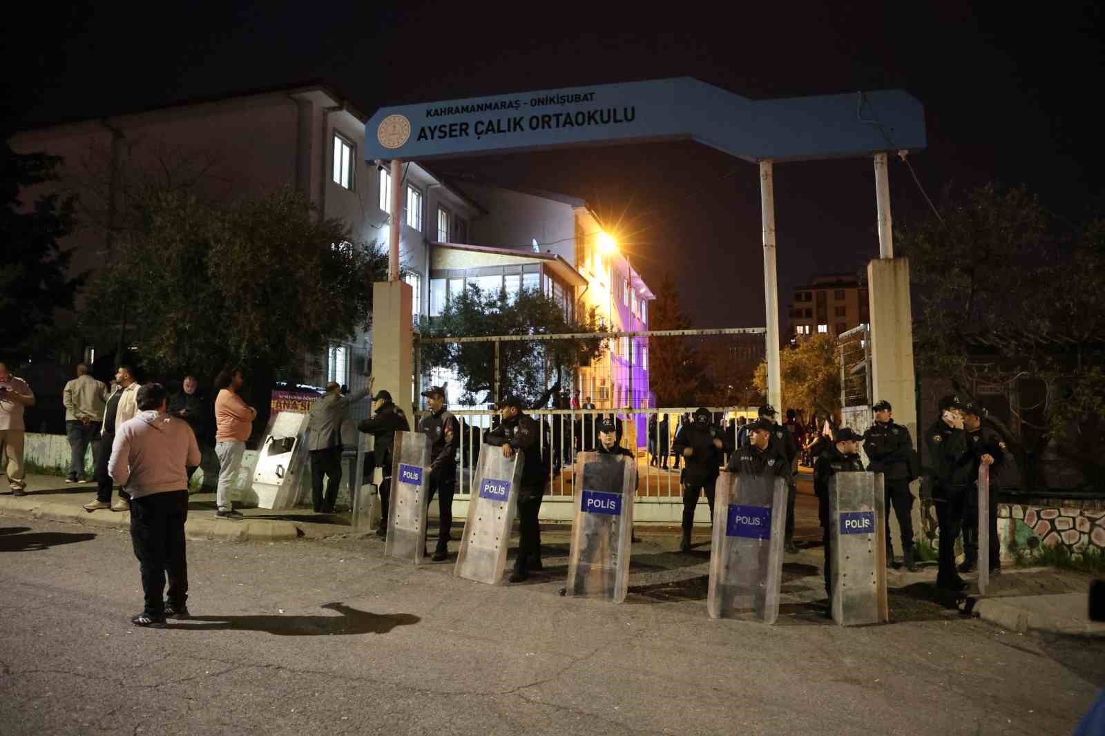 Saldırının yaşandığı okulda izler siliniyor
