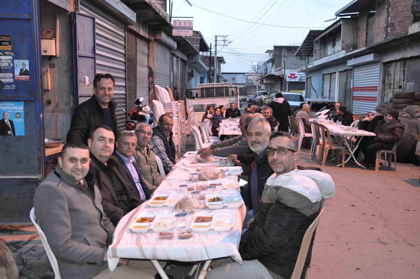 Salihli Eski Sanayi Esnafı 14. geleneksel iftarda buluştu
