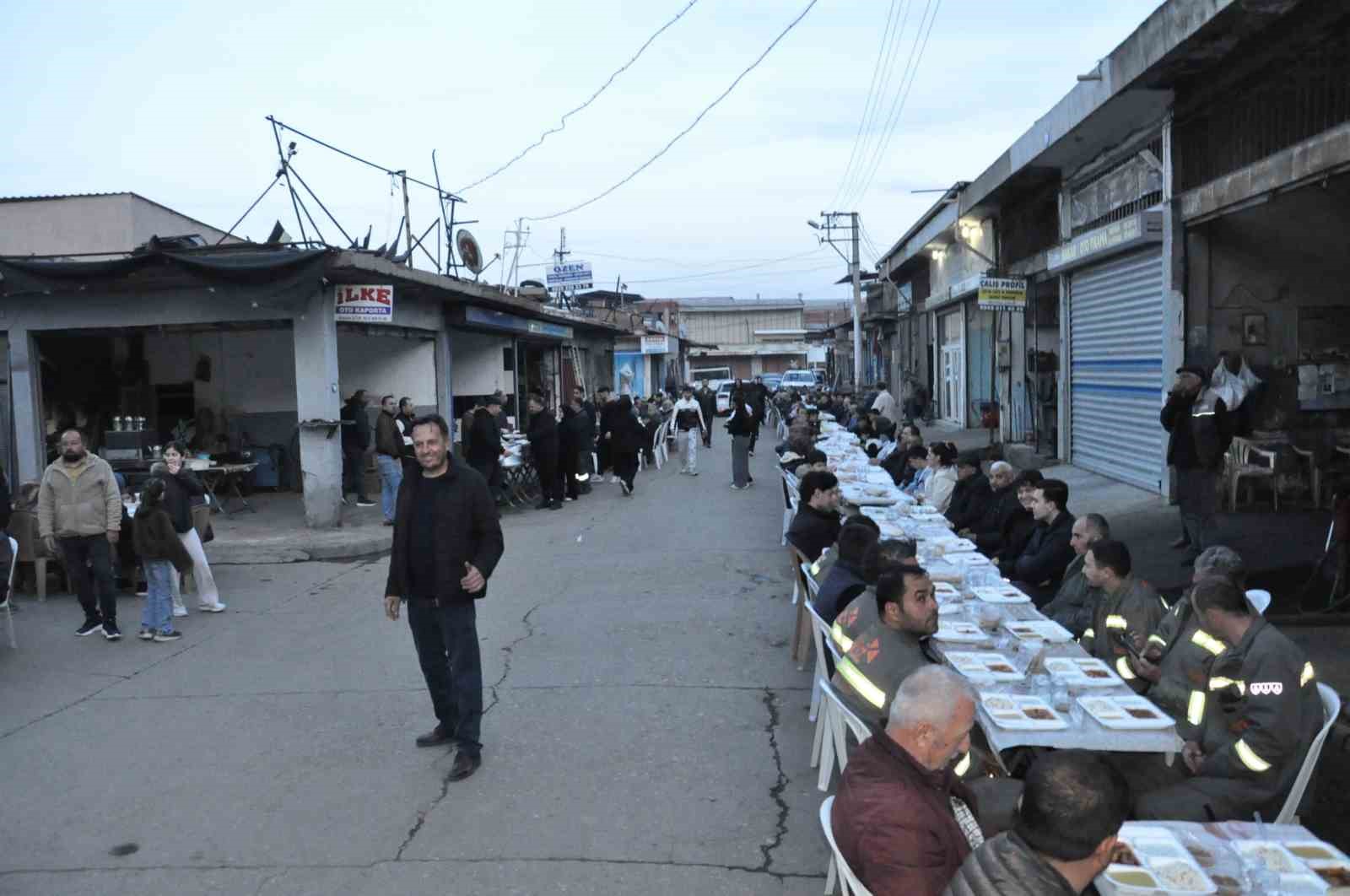 Salihli Eski Sanayi Esnafı 14. geleneksel iftarda buluştu

