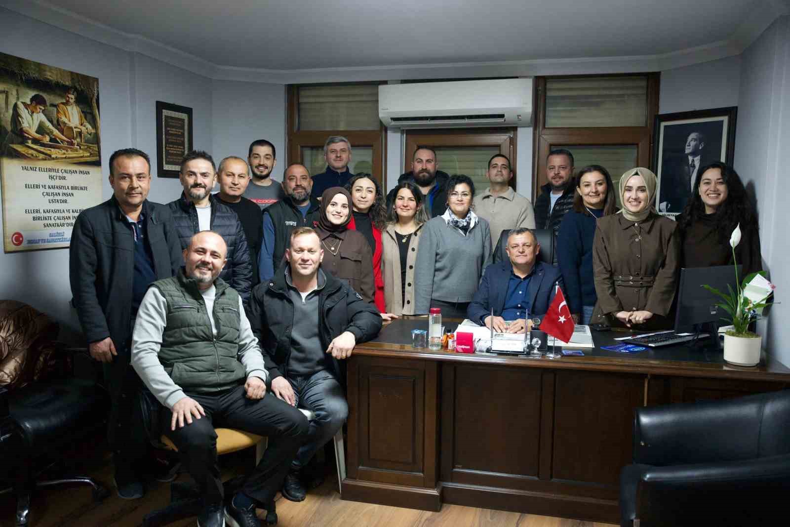 Salihli Esnaf Odası’nda yeni dönem: Emre Demir göreve başladı
