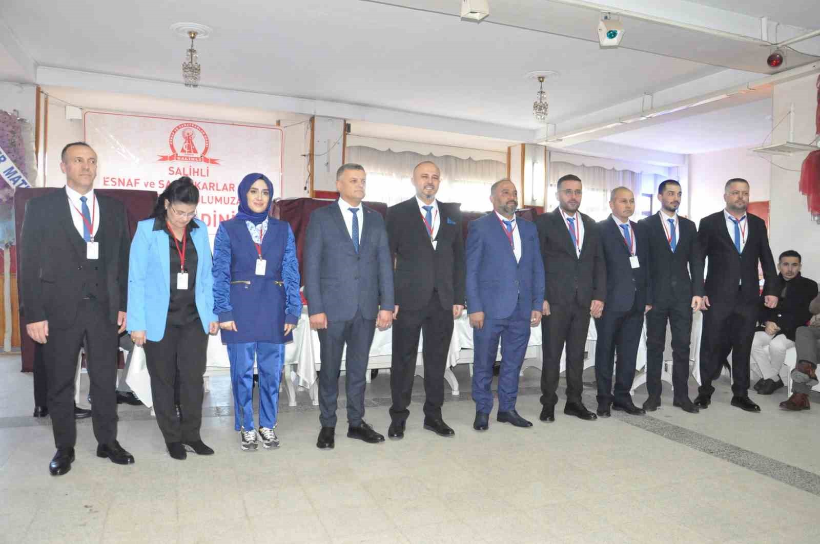 Salihli Esnaf ve Sanatkarlar Odası’nda yeni başkan Demir oldu
