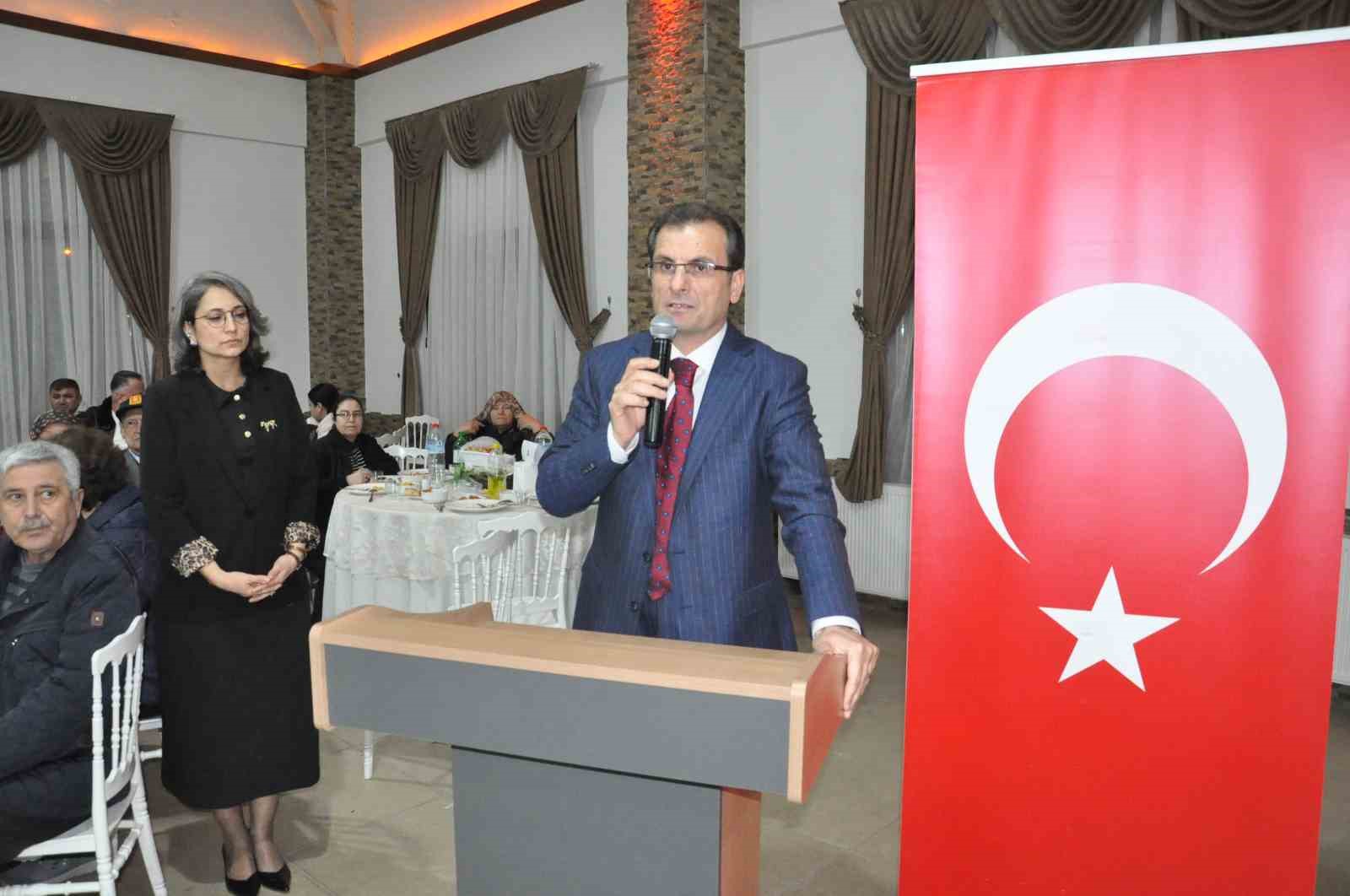 Salihli Kaymakamı Güldoğan, şehit aileleri ve gazilerle iftarda buluştu
