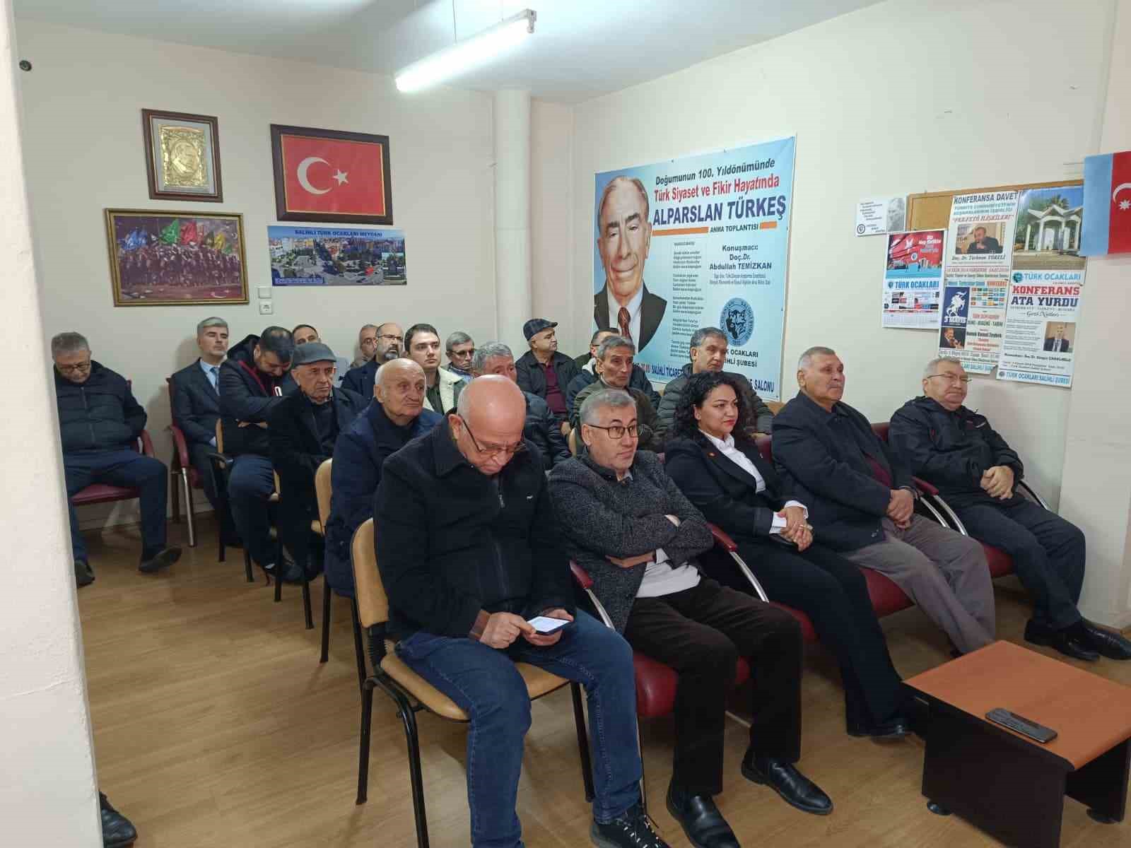 Salihli Türk Ocakları’nda Ednan Aras güven tazeledi
