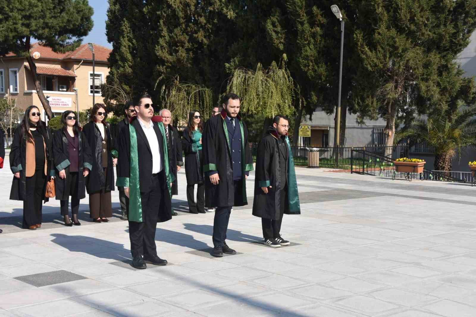 Salihli’de Avukatlar Günü törenle kutlandı
Salihli’de Avukatlar Günü törenle kutlandı