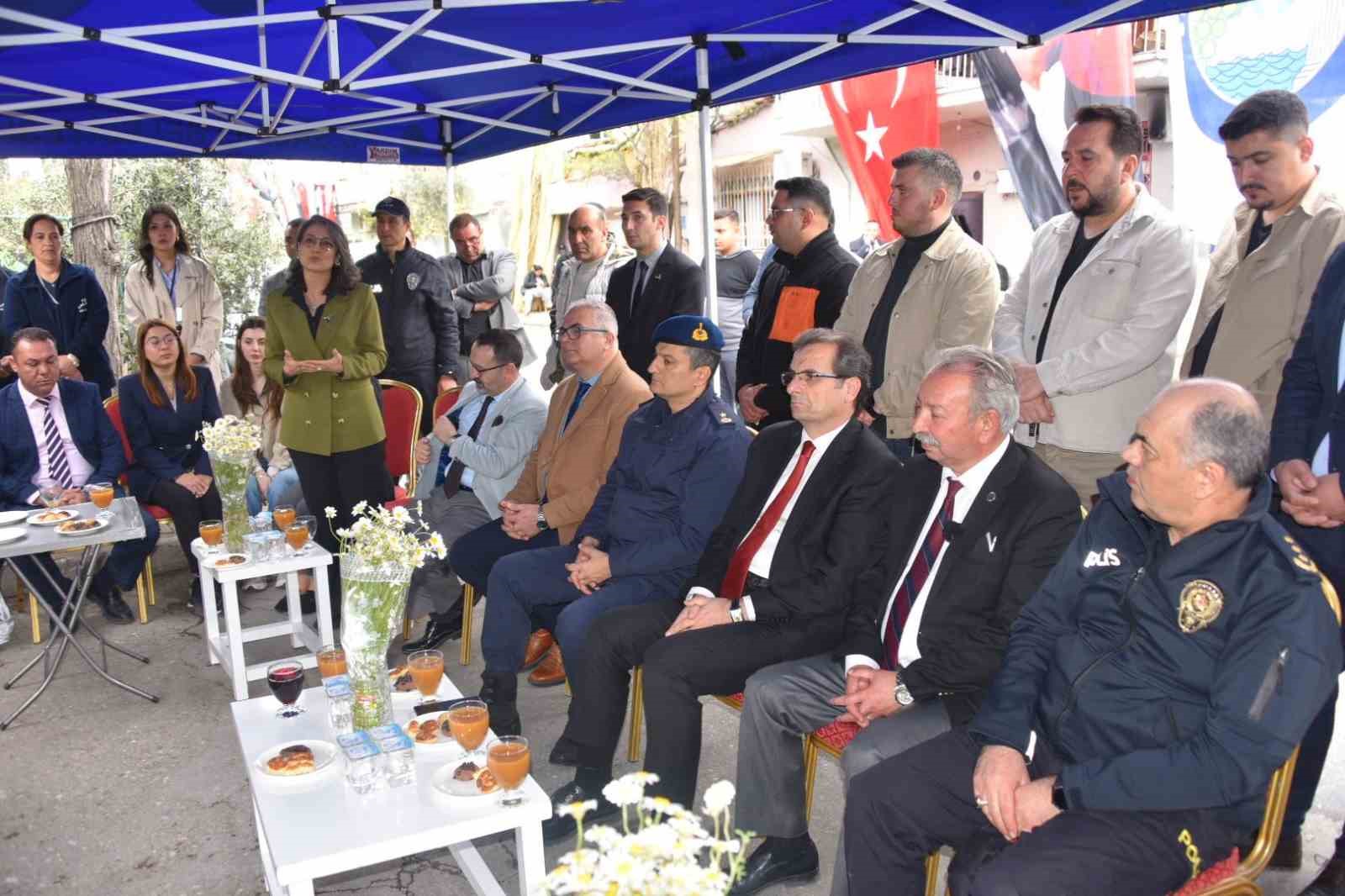 Salihli’de Dünya Romanlar Günü coşkuyla kutlandı
Salihli’de Dünya Romanlar Günü coşkuyla kutlandı