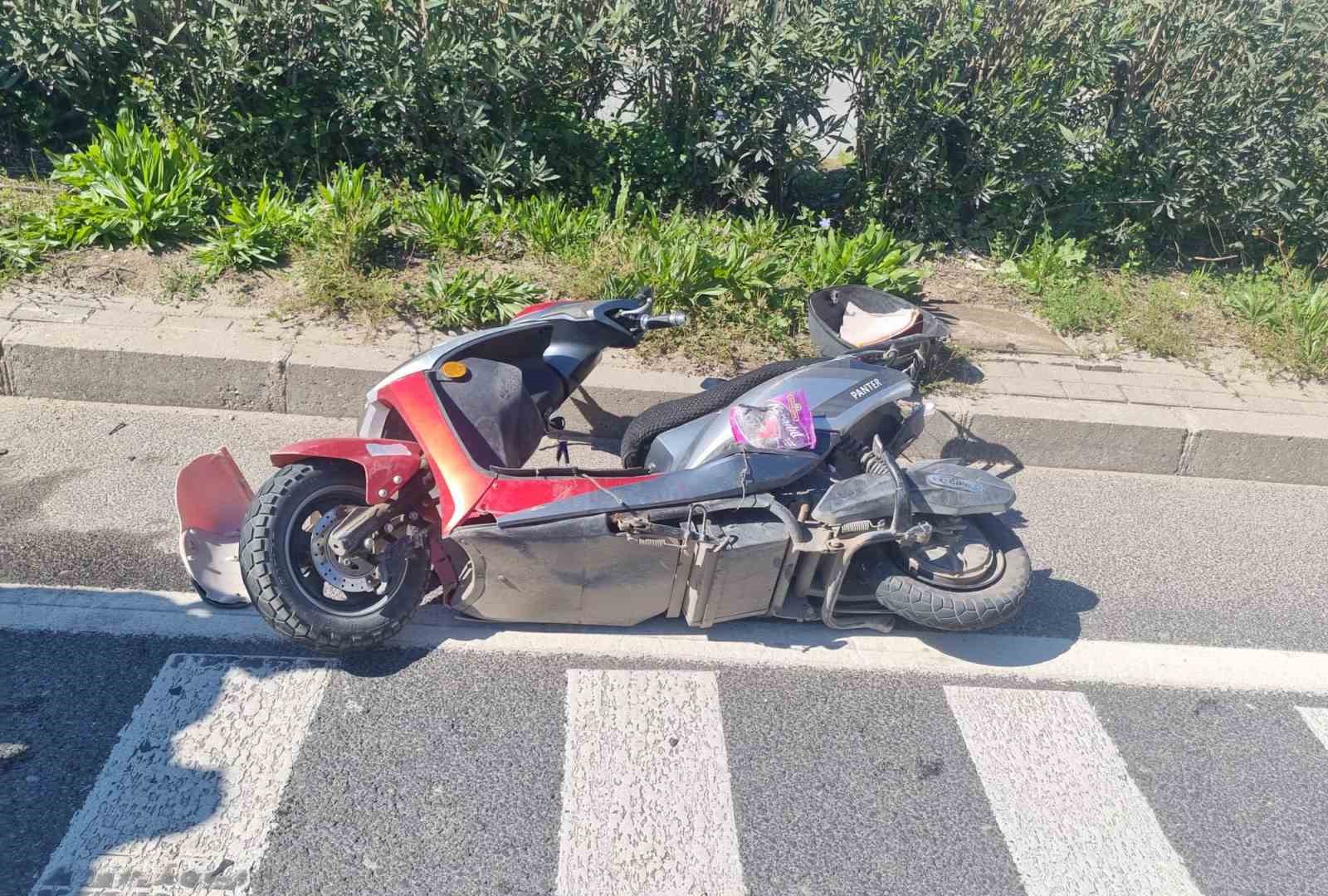 Salihli’de ekobis ve motosiklet çarpıştı: 3 yaralı
