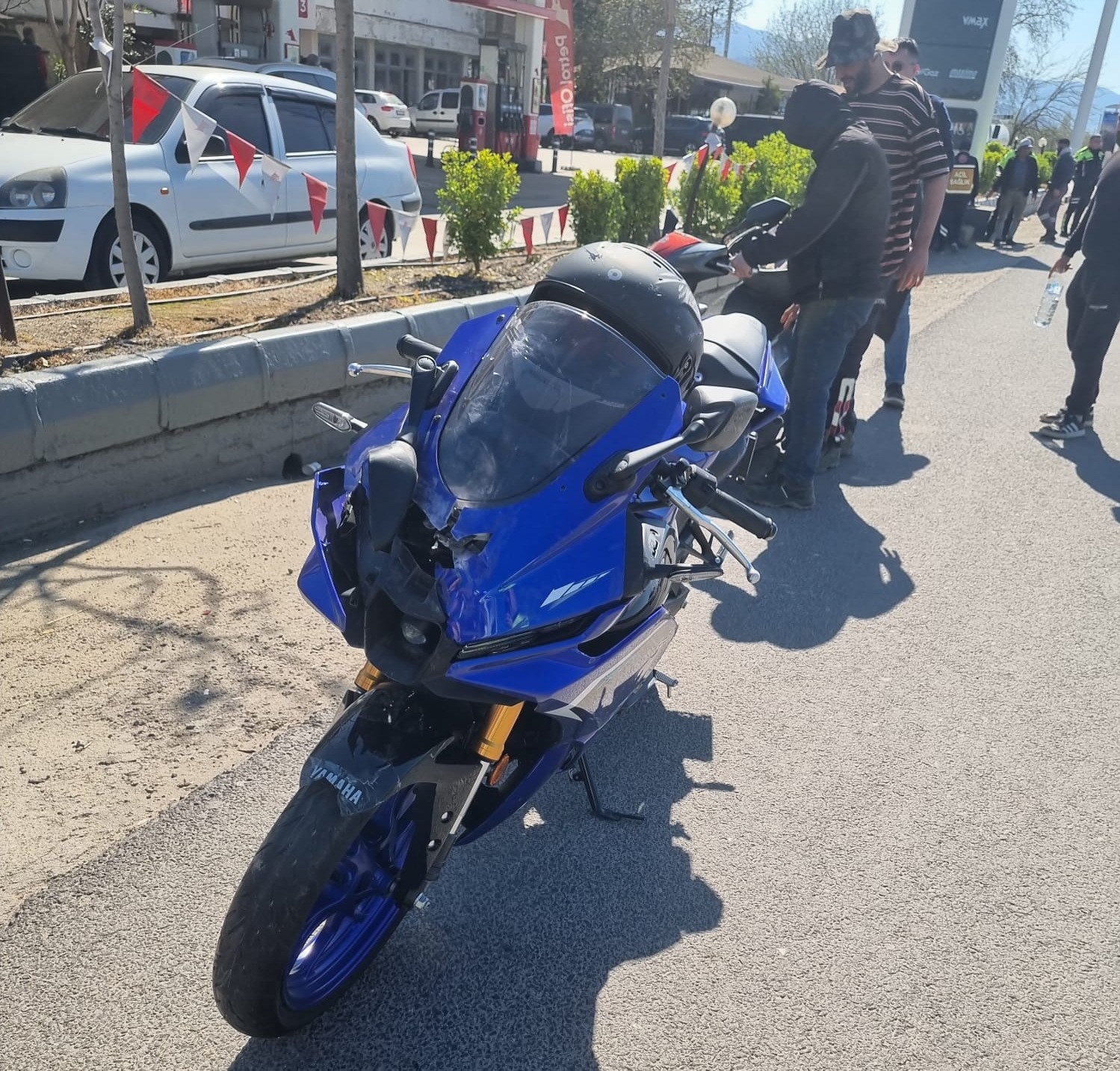 Salihli’de ekobis ve motosiklet çarpıştı: 3 yaralı
