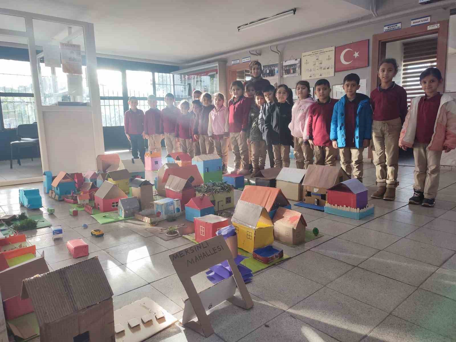 Salihli’de minik öğrencilerden geri dönüşüme anlamlı dokunuş
