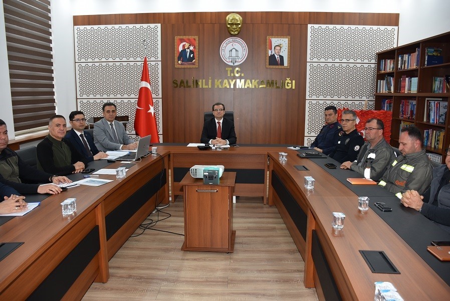 Salihli’de orman yangınlarına karşı kritik toplantı
