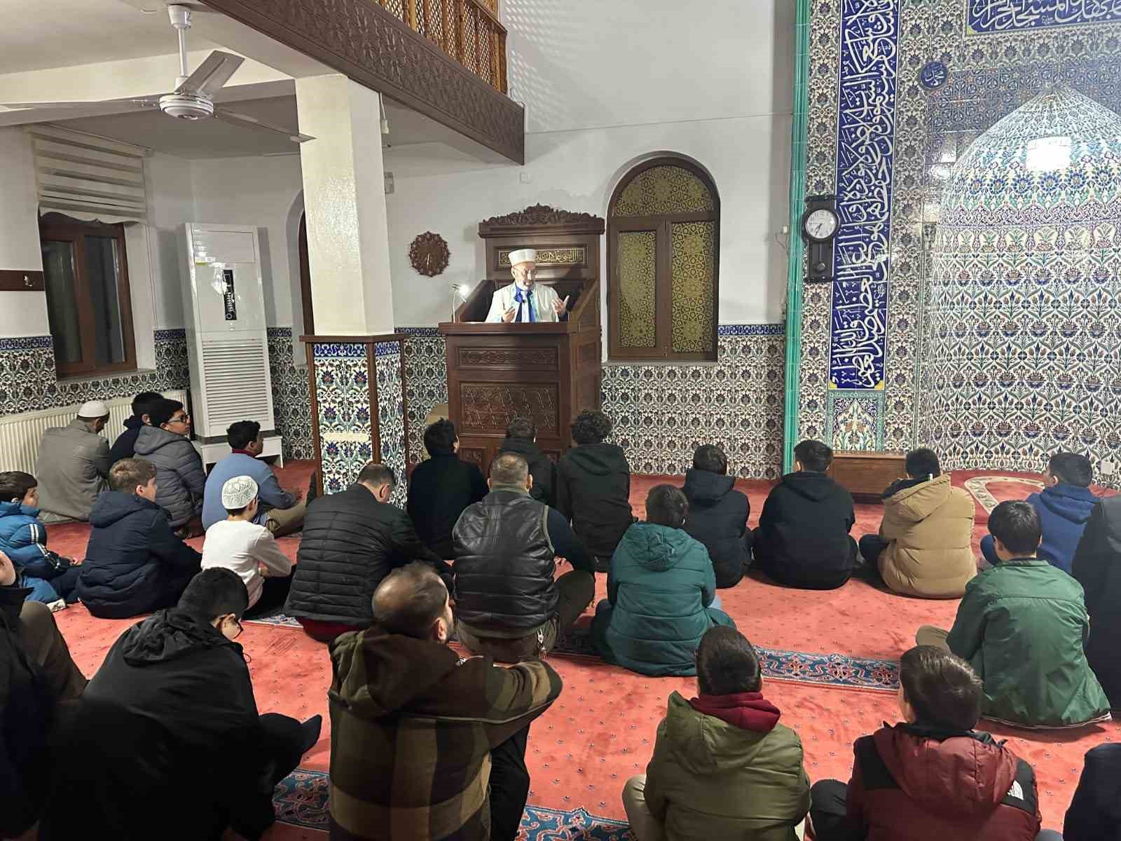 Salihli’de sabah namazı buluşması yoğun ilgi gördü
