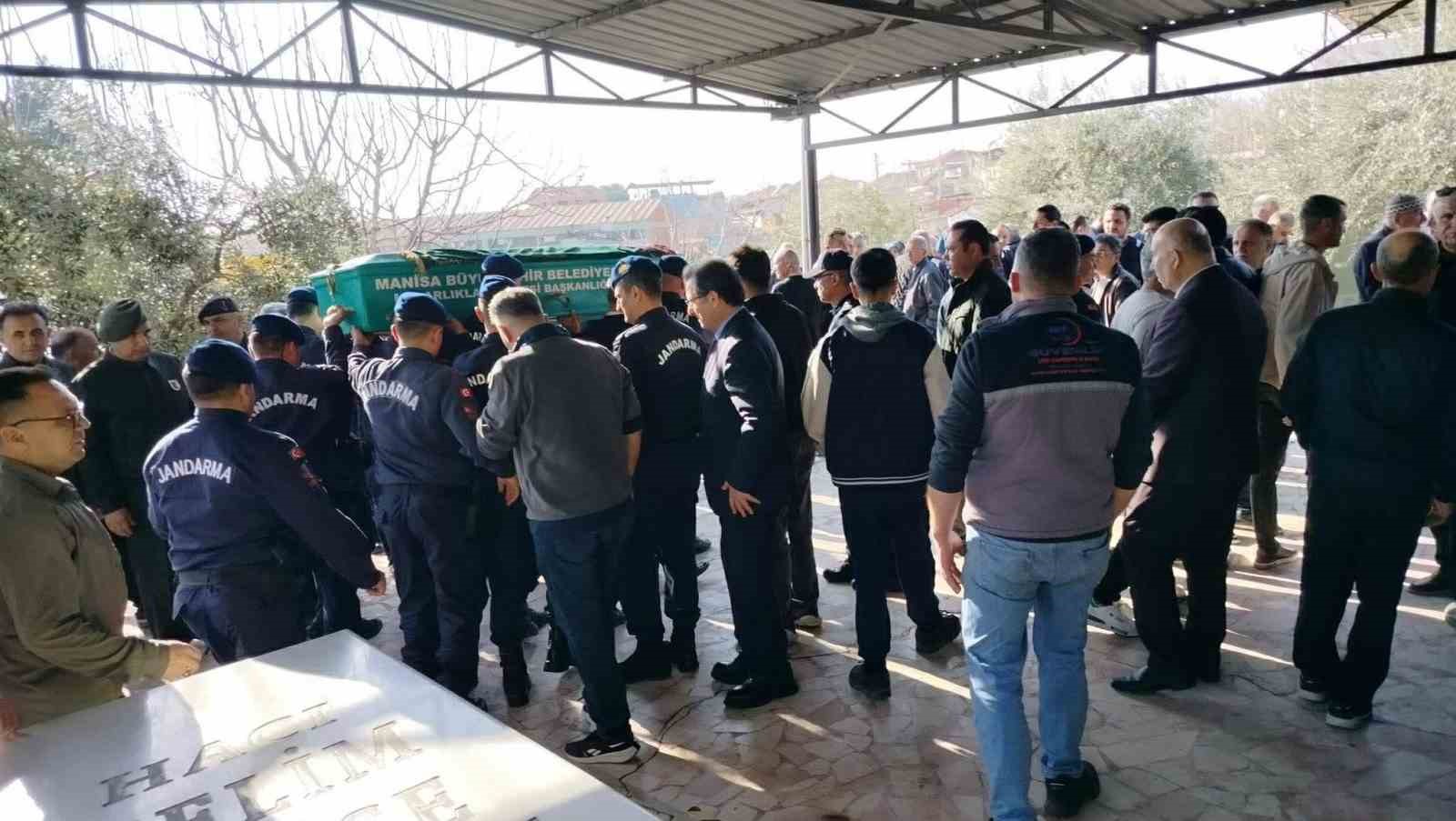 Salihli’de şehit annesine son görev
