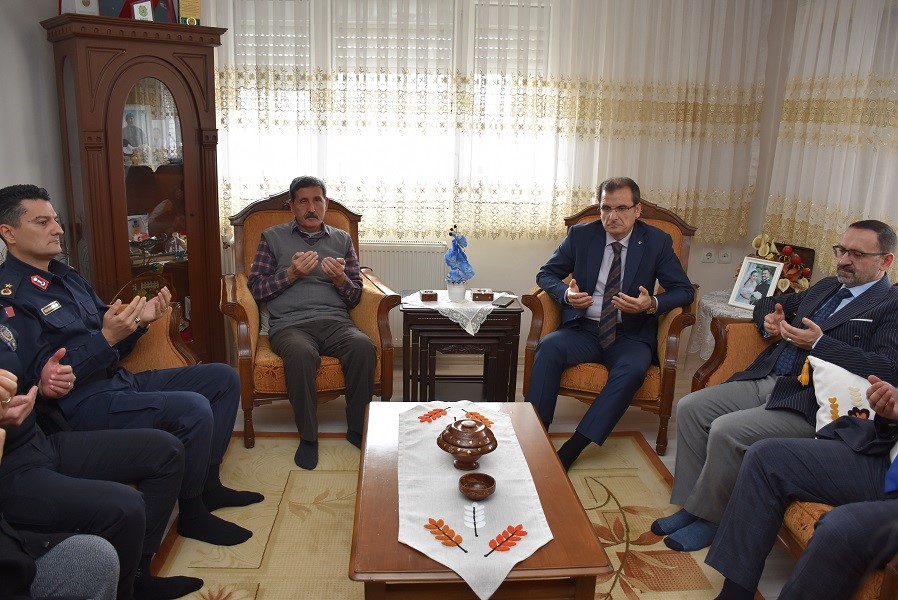 Salihli’de şehit Astsubay Ahmet Deniz Varol unutulmadı
