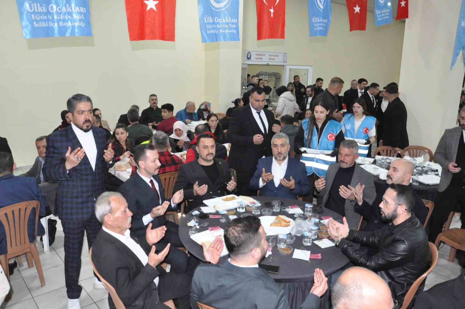 Salihli’de Ülkü Ocakları tarafından Şehitler İçin Vefa Sofrası Kuruldu
