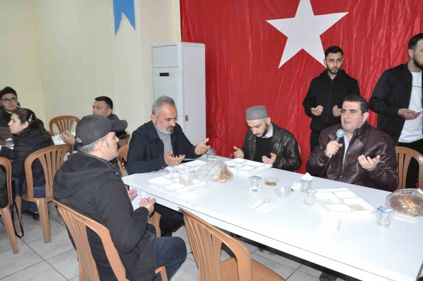 Salihli’de Ülkü Ocakları tarafından Şehitler İçin Vefa Sofrası Kuruldu
