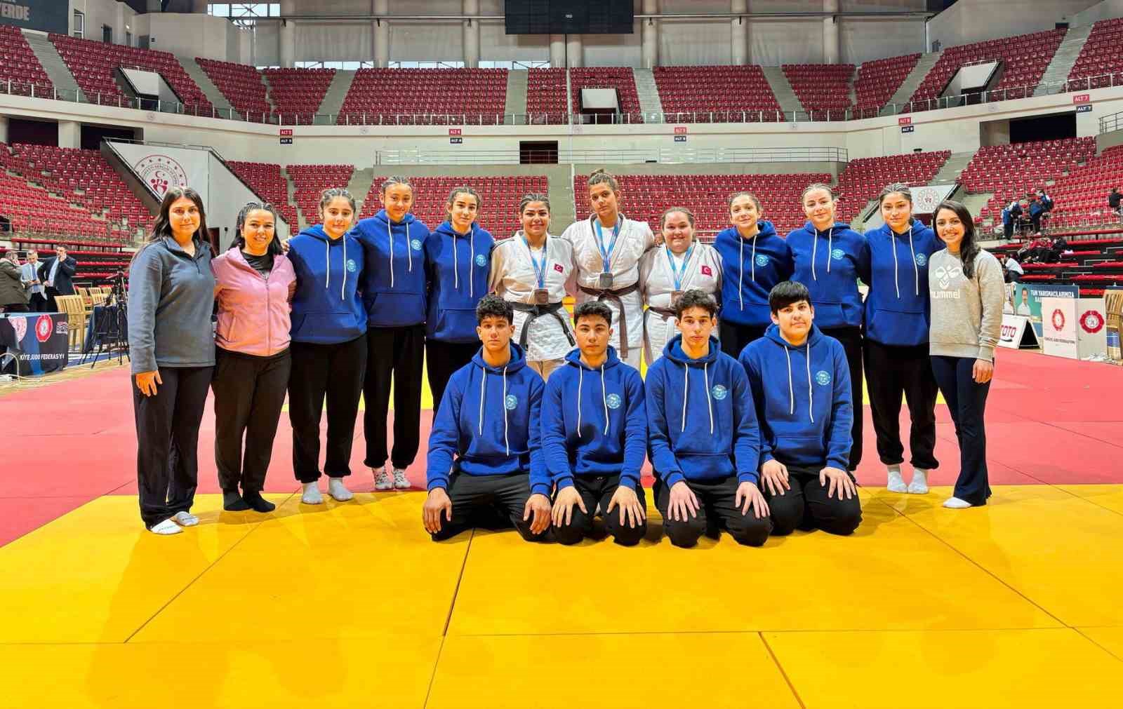 Salihlili Judocu Hira Kılkış Türkiye ikincisi oldu
