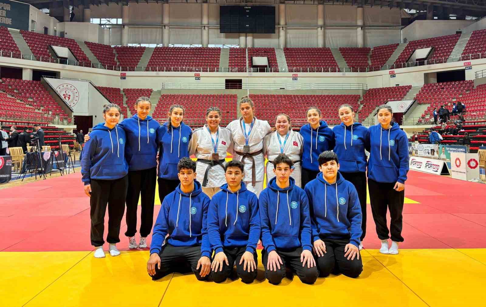 Salihlili Judocu Hira Kılkış Türkiye ikincisi oldu
