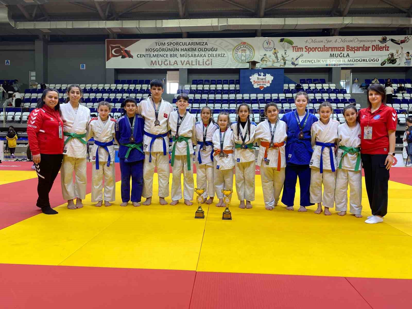 Salihlili judoculardan uluslararası başarı
