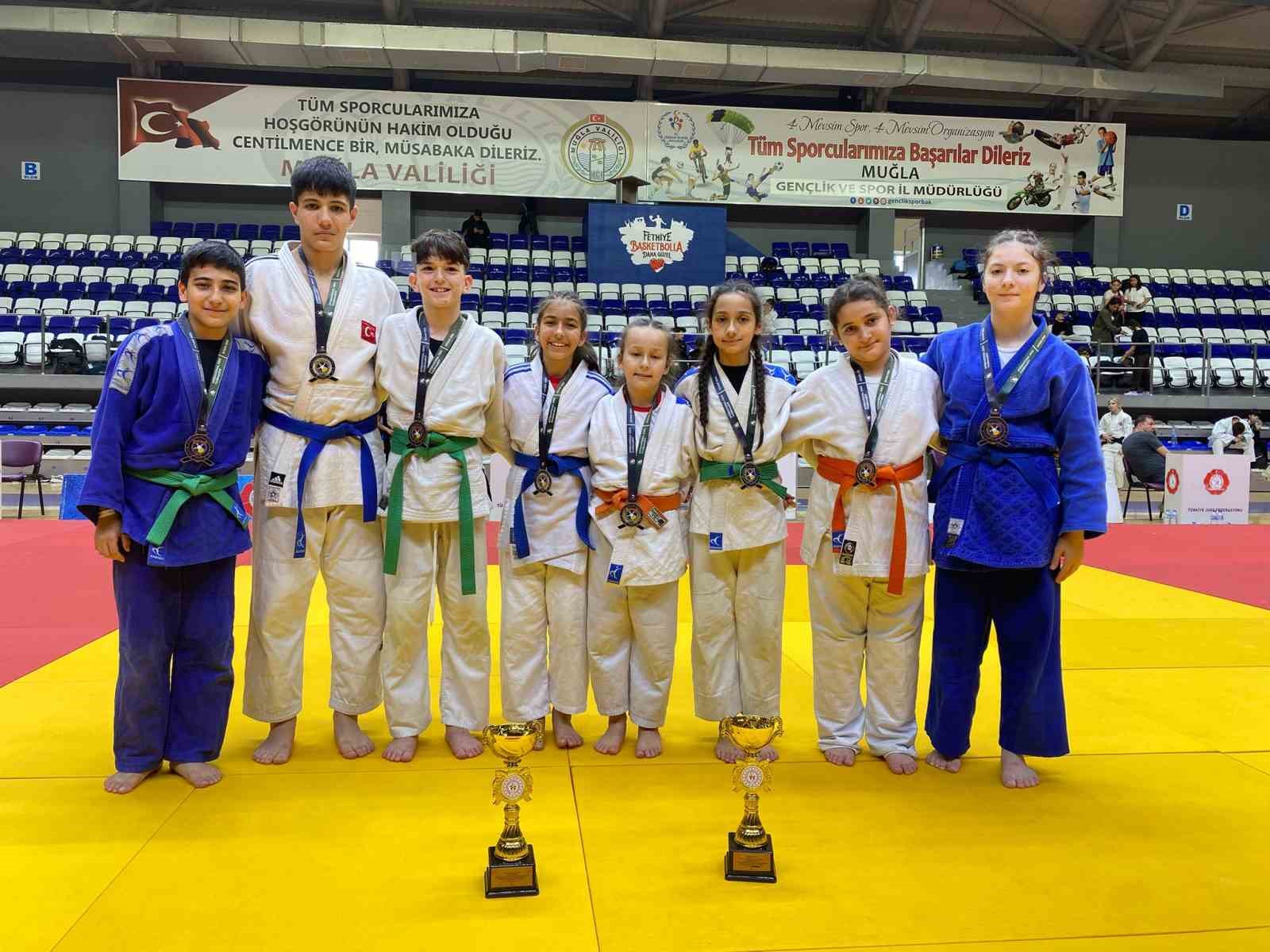 Salihlili judoculardan uluslararası başarı
