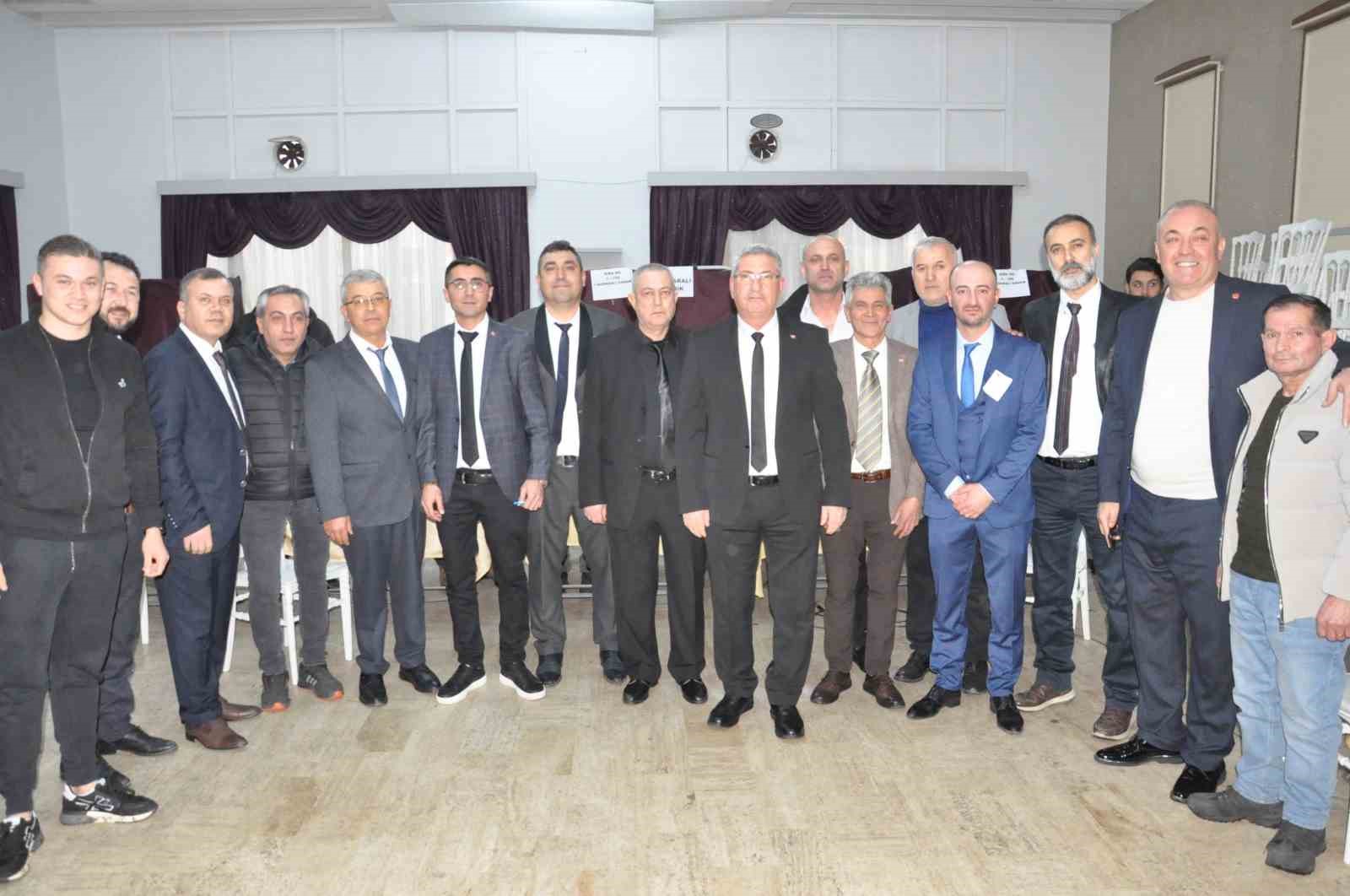 Salihlili kahveciler 3. kez Hakan Yerli’ye emanet
Salihlili kahveciler 3. kez Hakan Yerli’ye emanet