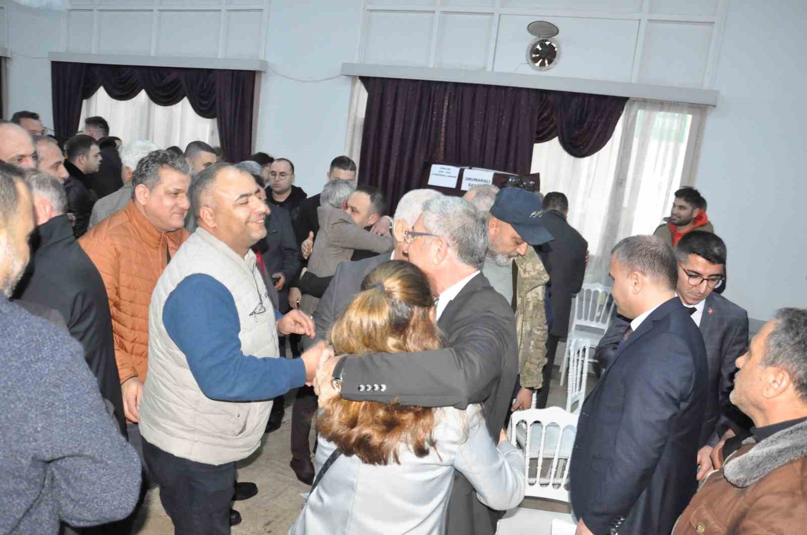 Salihlili kahveciler 3. kez Hakan Yerli’ye emanet
Salihlili kahveciler 3. kez Hakan Yerli’ye emanet