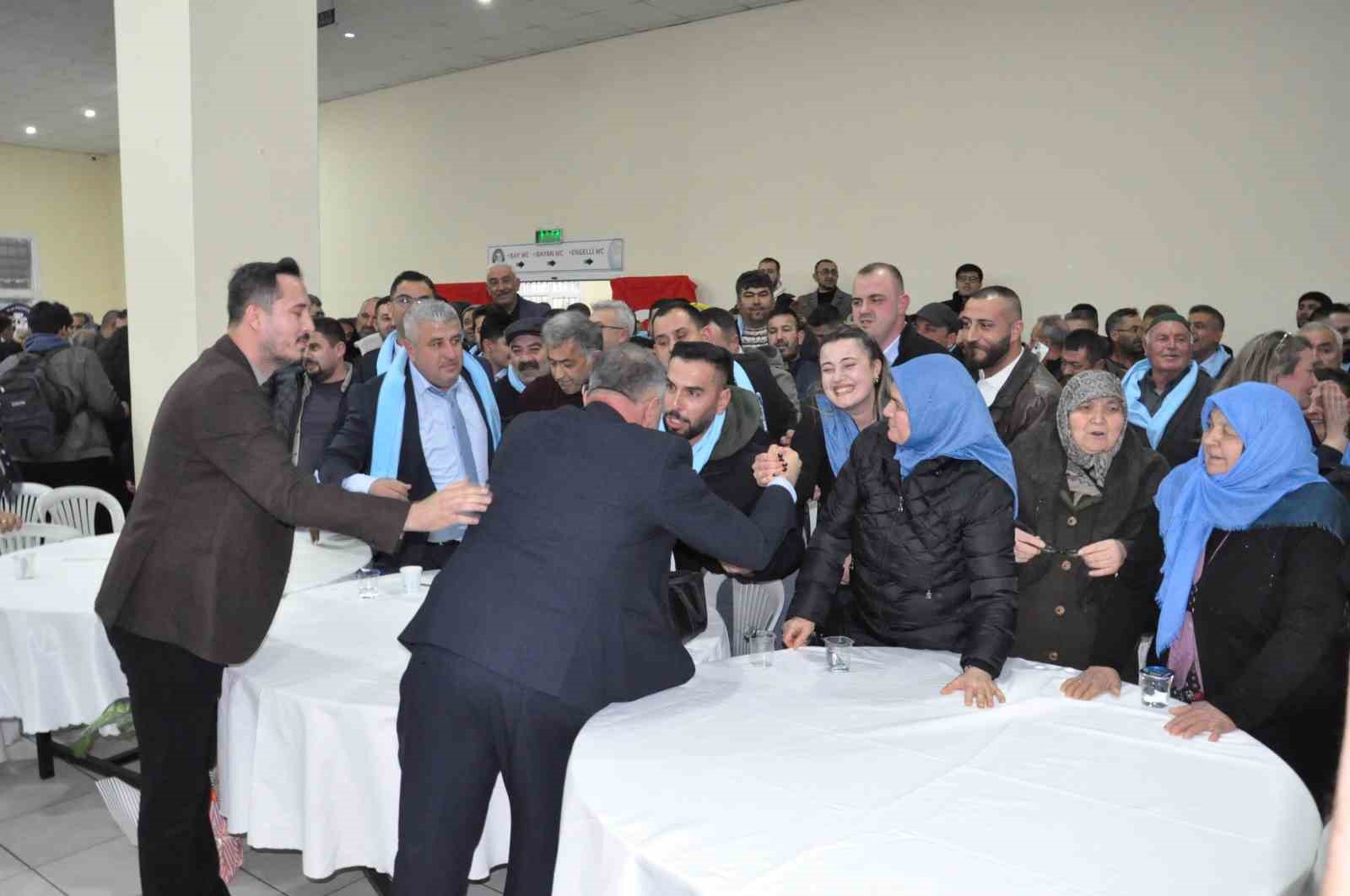 Salihlili manavlar Osman Göl’e emanet
