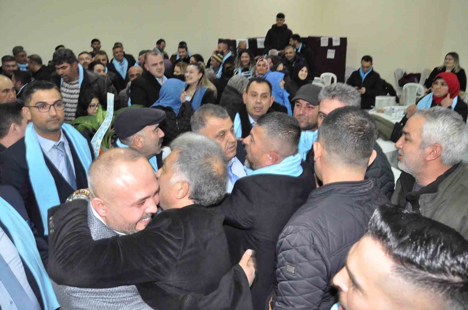 Salihlili manavlar Osman Göl’e emanet
