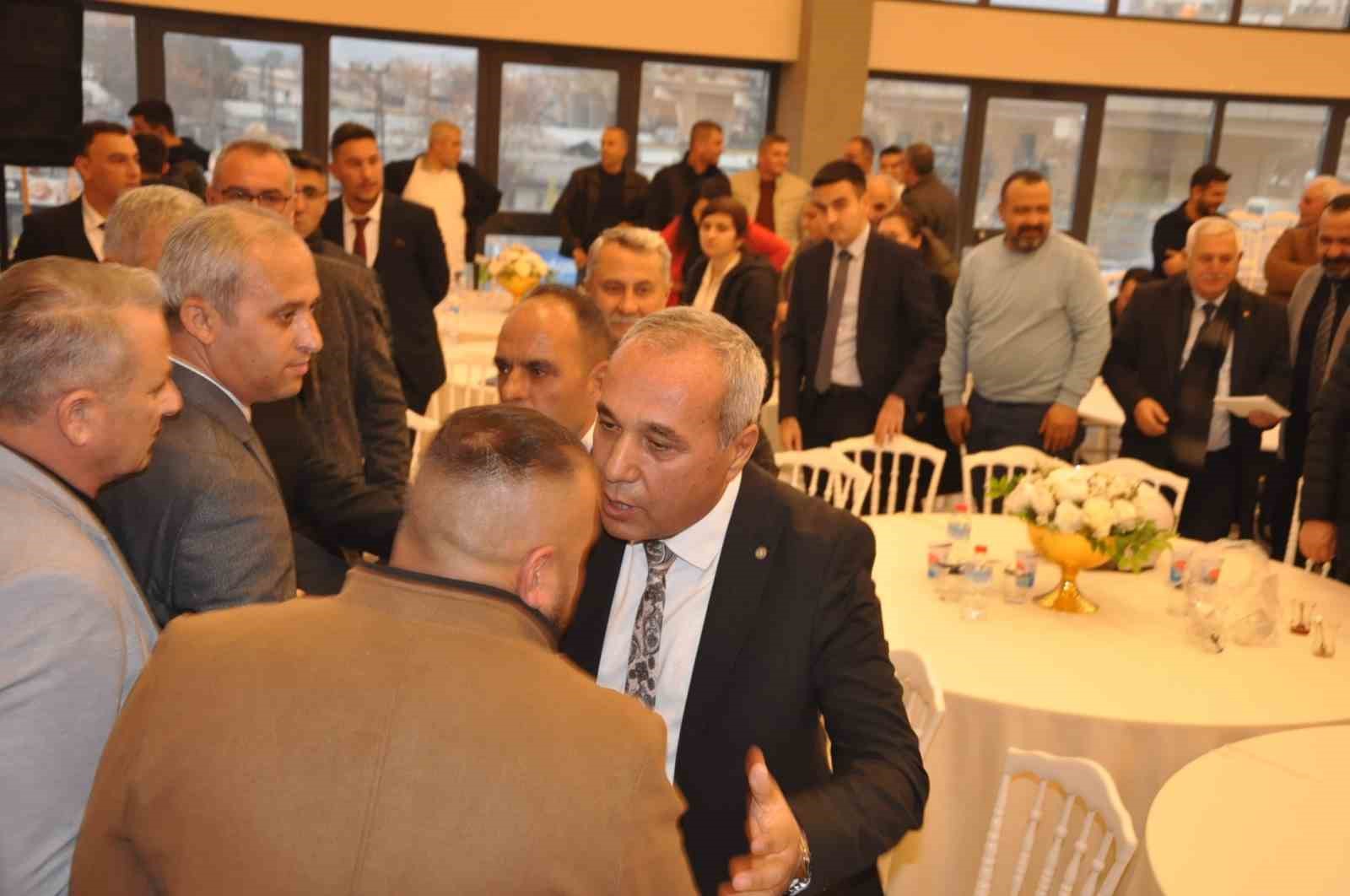 Salihlili marangozlar 5. kez Alacalı dedi
Salihlili marangozlar 5. kez Alacalı dedi