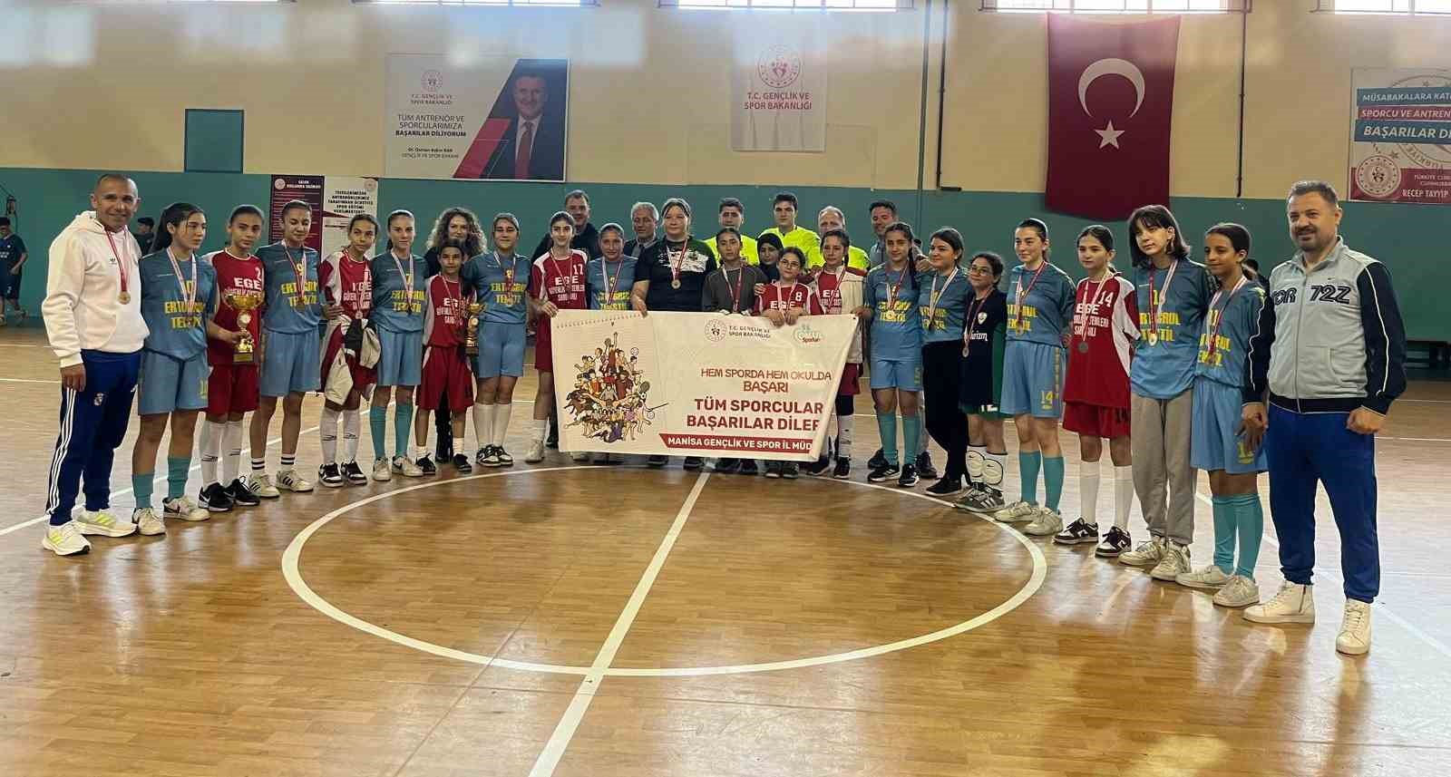 Salihli’nin yıldız kızları Manisa’da şampiyon
