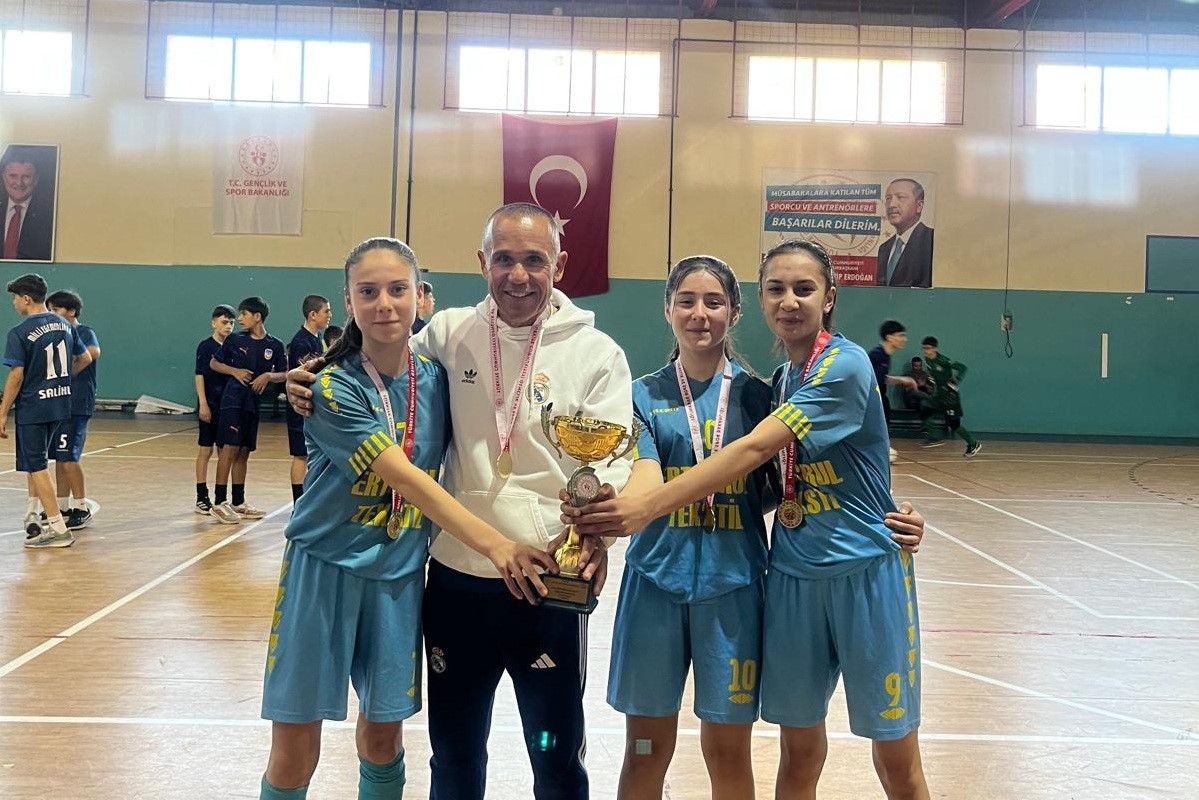 Salihli’nin yıldız kızları Manisa’da şampiyon
