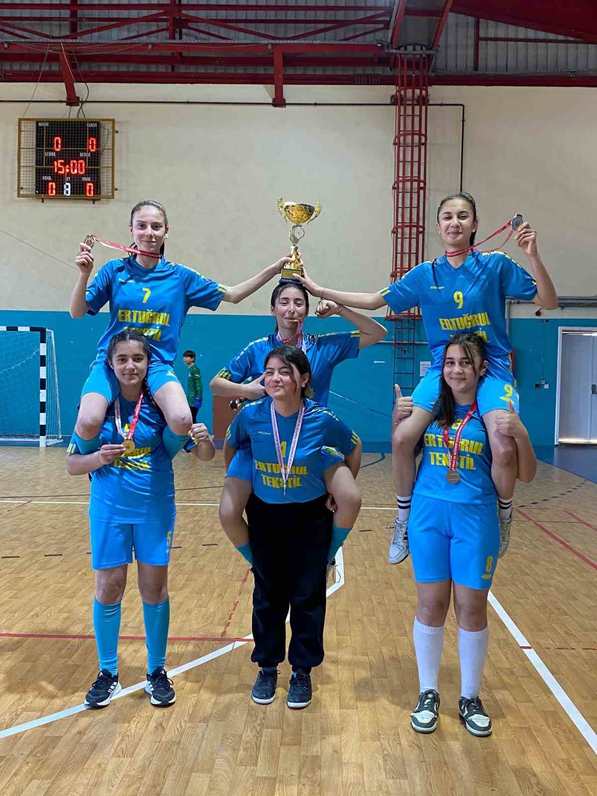 Salihli’nin yıldız kızları Manisa’da şampiyon
