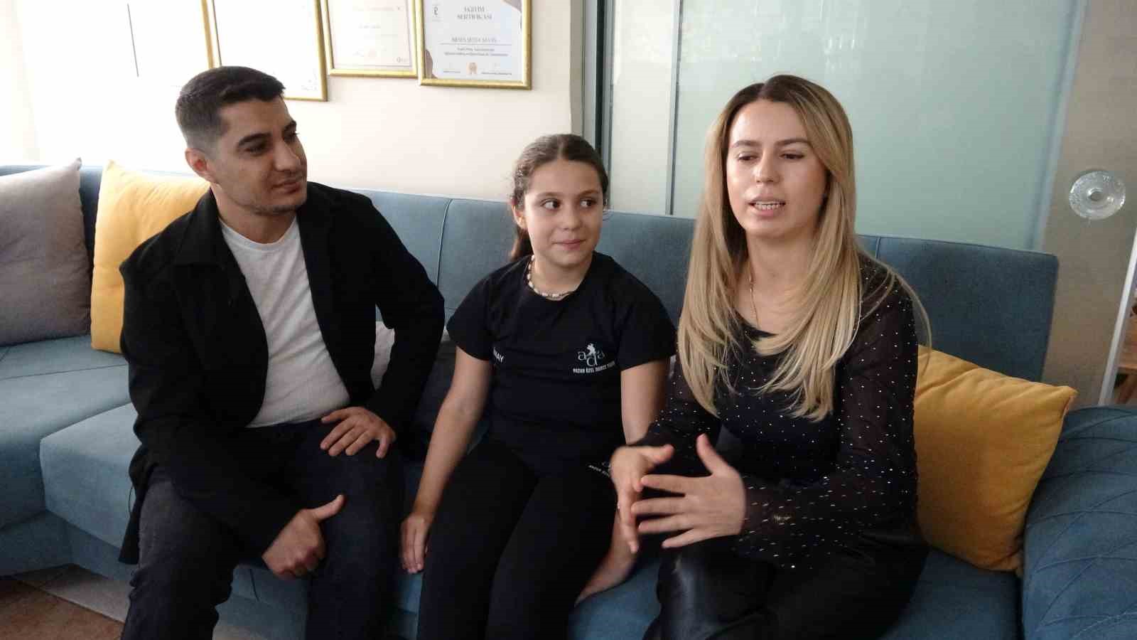 Salsa’nın minik yıldızı: 10 yaşa kupa ve madalyalar doldurdu
