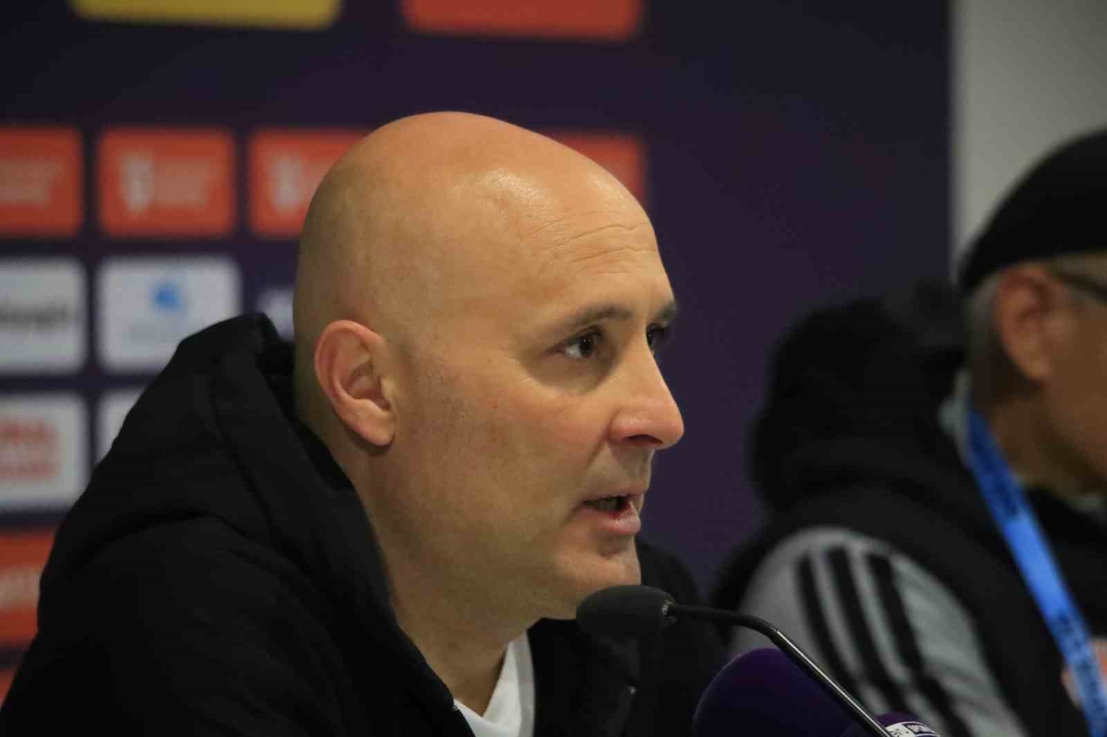 Sami Uğurlu: "İç sahada aldığımız puanları dış sahada almaya başladığımızda ligde kalacağız"
