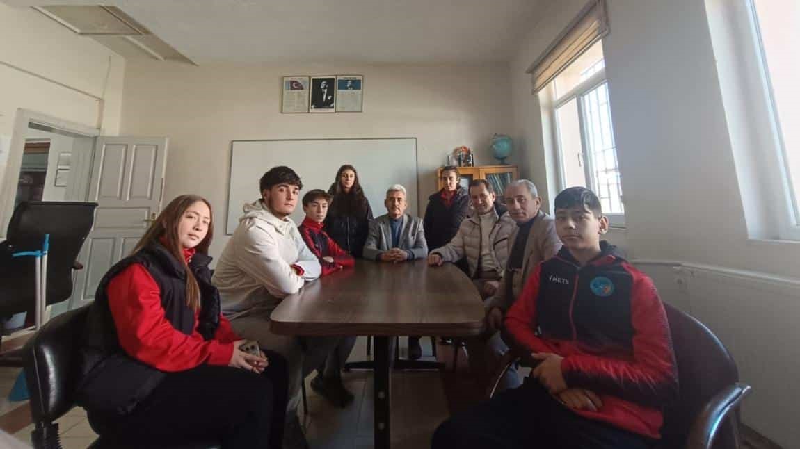 Şampiyon sporculardan anlamlı ziyaret
Şampiyon sporculardan anlamlı ziyaret