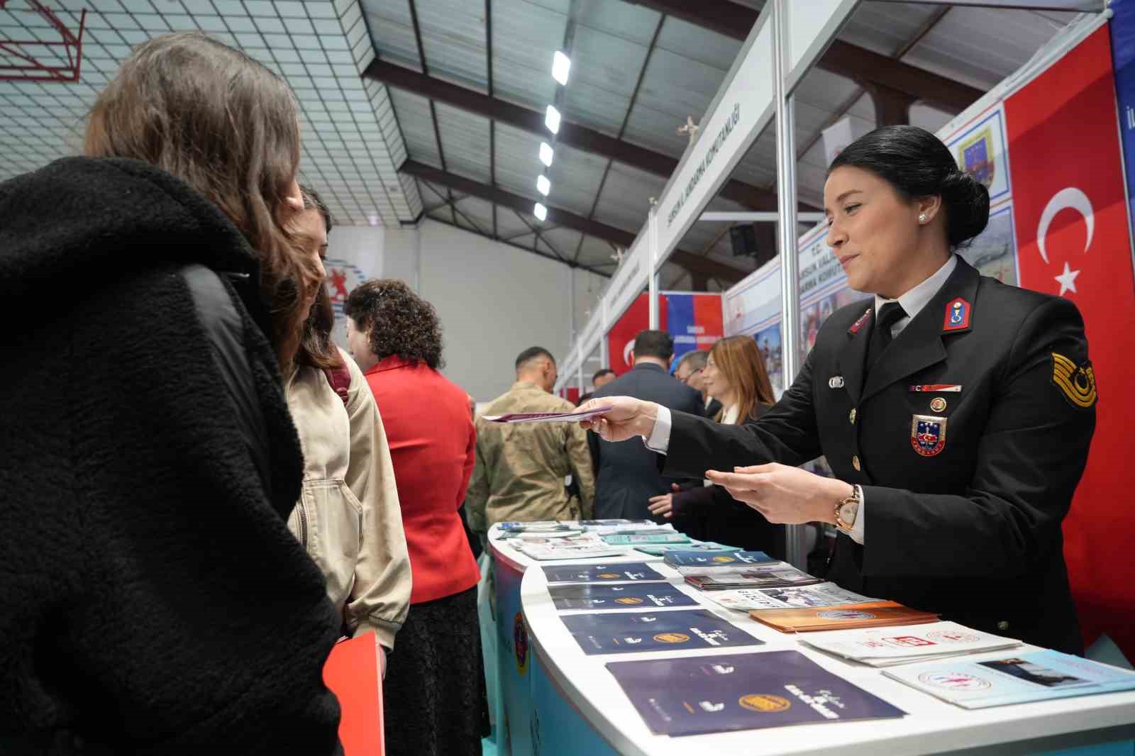 Samsun jandarmasından güven veren mesaj: "Şiddet ihbarlarına azami hassasiyetle müdahale ediyoruz"

