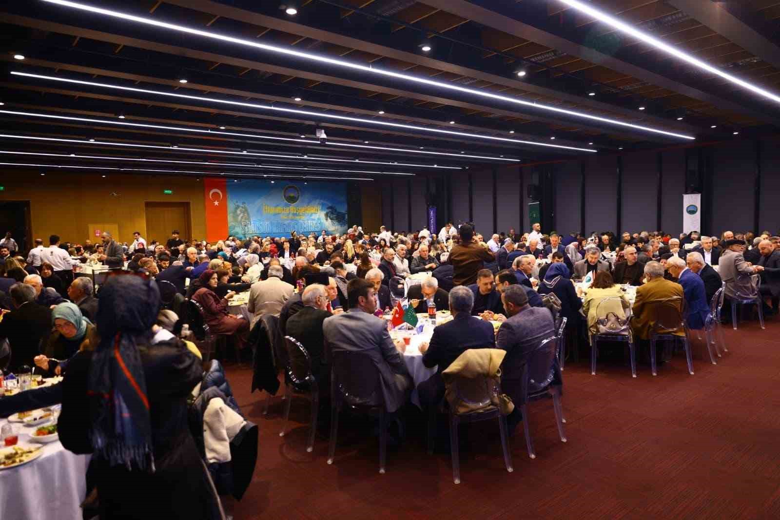 Samsun Kafkas Çerkes Vakfı’ndan iftar
Samsun Kafkas Çerkes Vakfı’ndan iftar