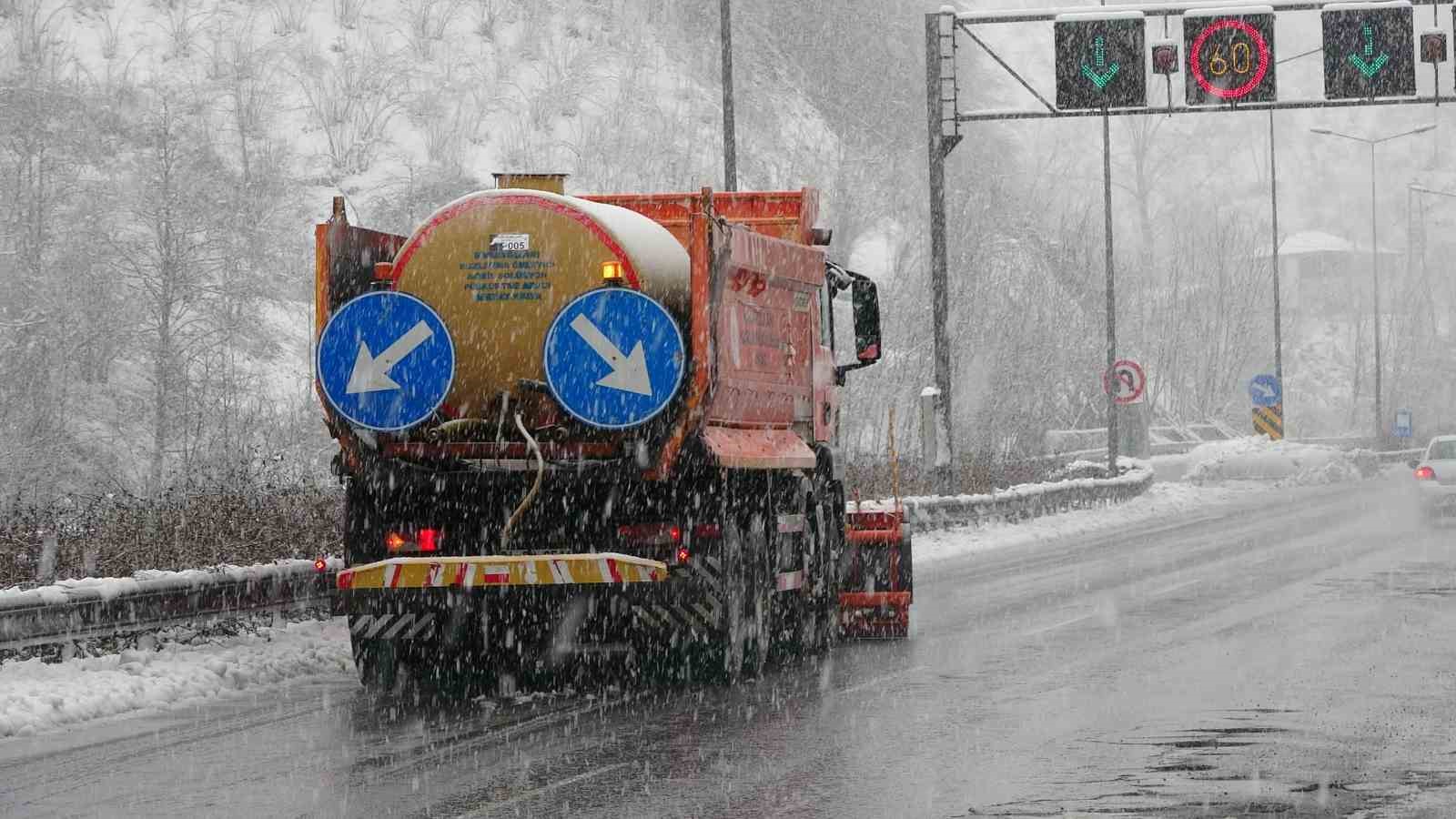 Samsun-Ordu karayolunda kar yağışı
