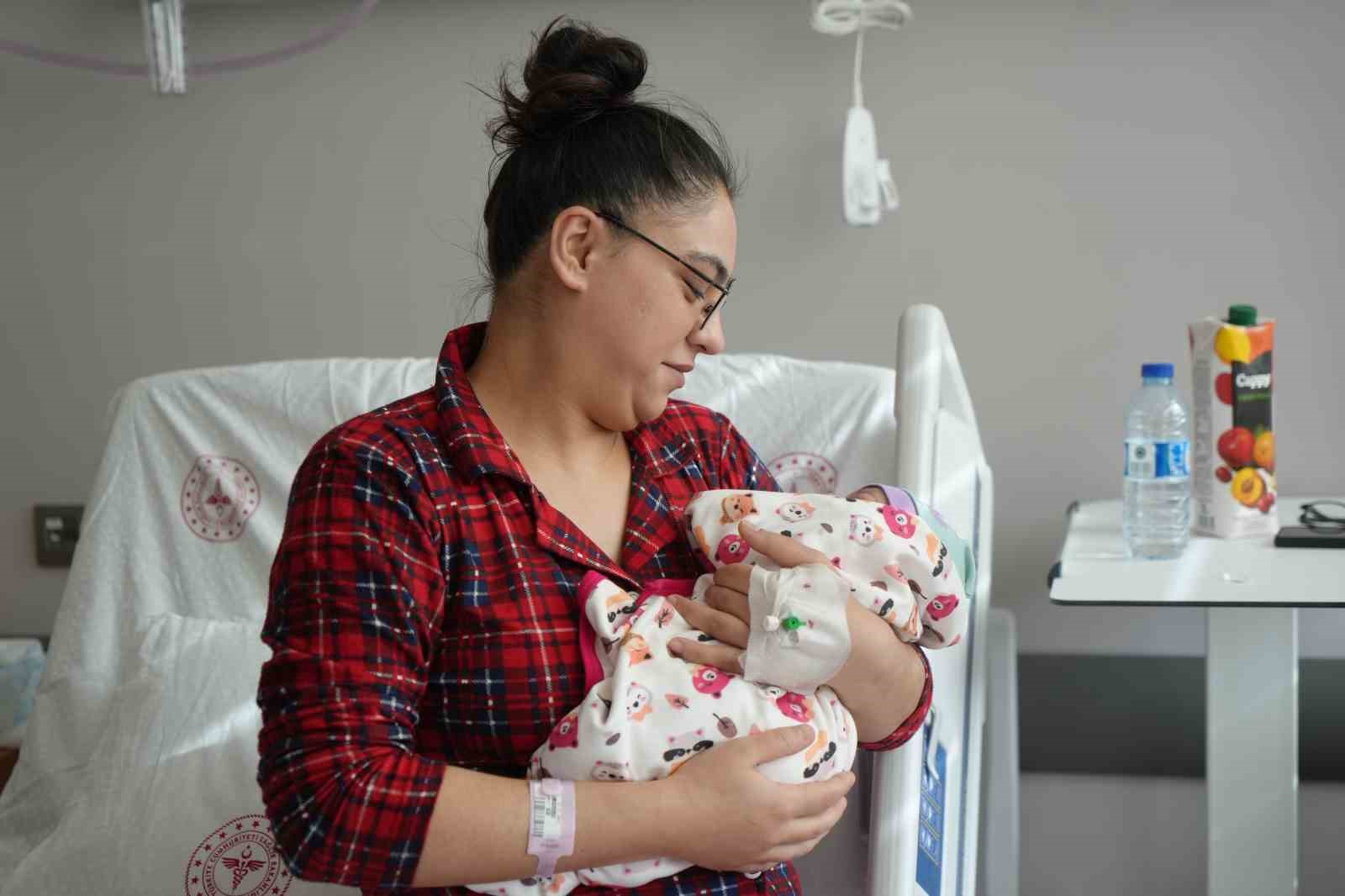 Samsun Şehir Hastanesi’nde kadın doğum ve çocuk klinikleri hizmette: İlk bebekler dünyaya geldi
