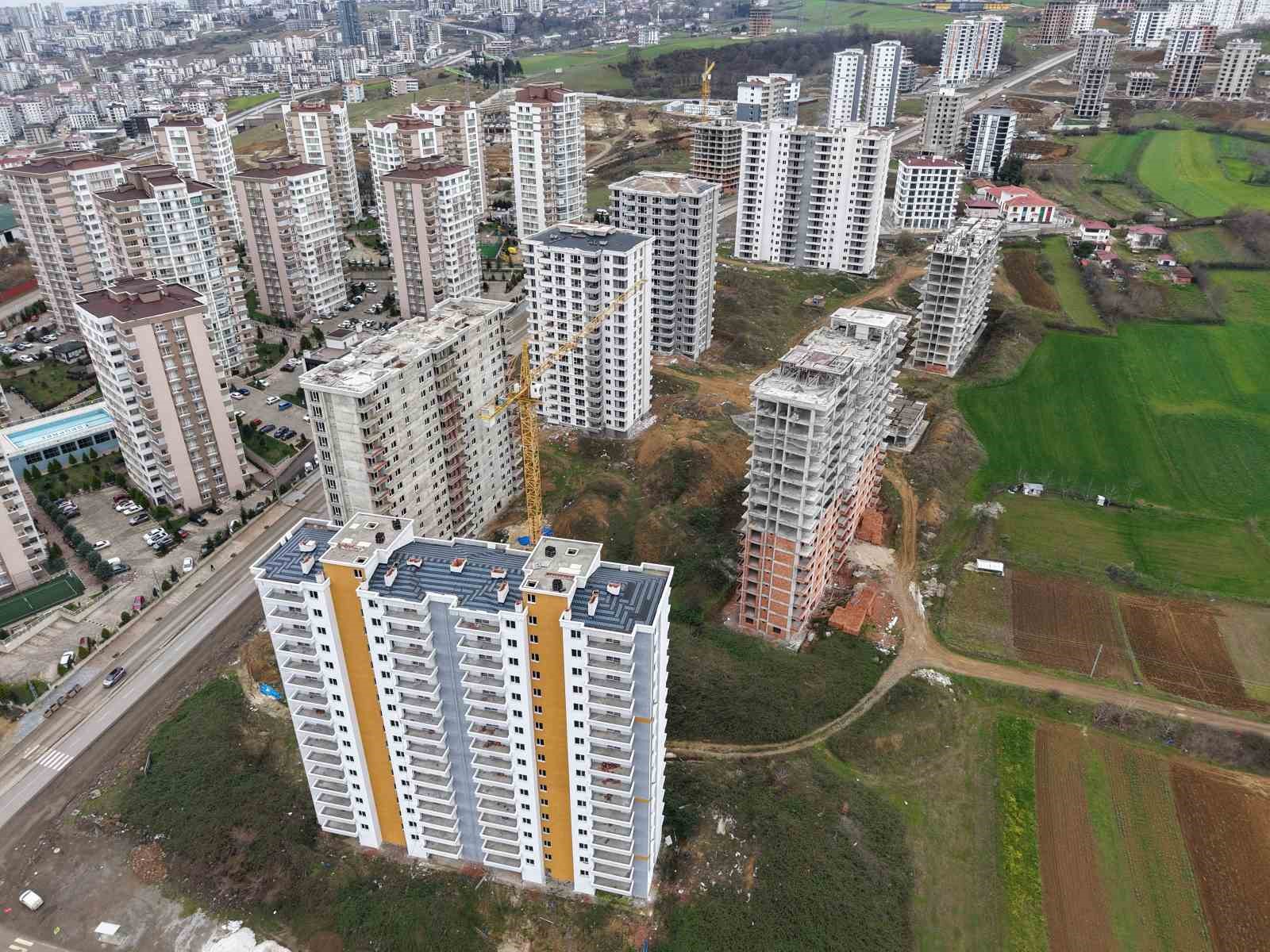 Samsun’da 10 yıldır tamamlanamayan site, 100’lerce kişiyi mağdur etti
Samsun’da 10 yıldır tamamlanamayan site, 100’lerce kişiyi mağdur etti