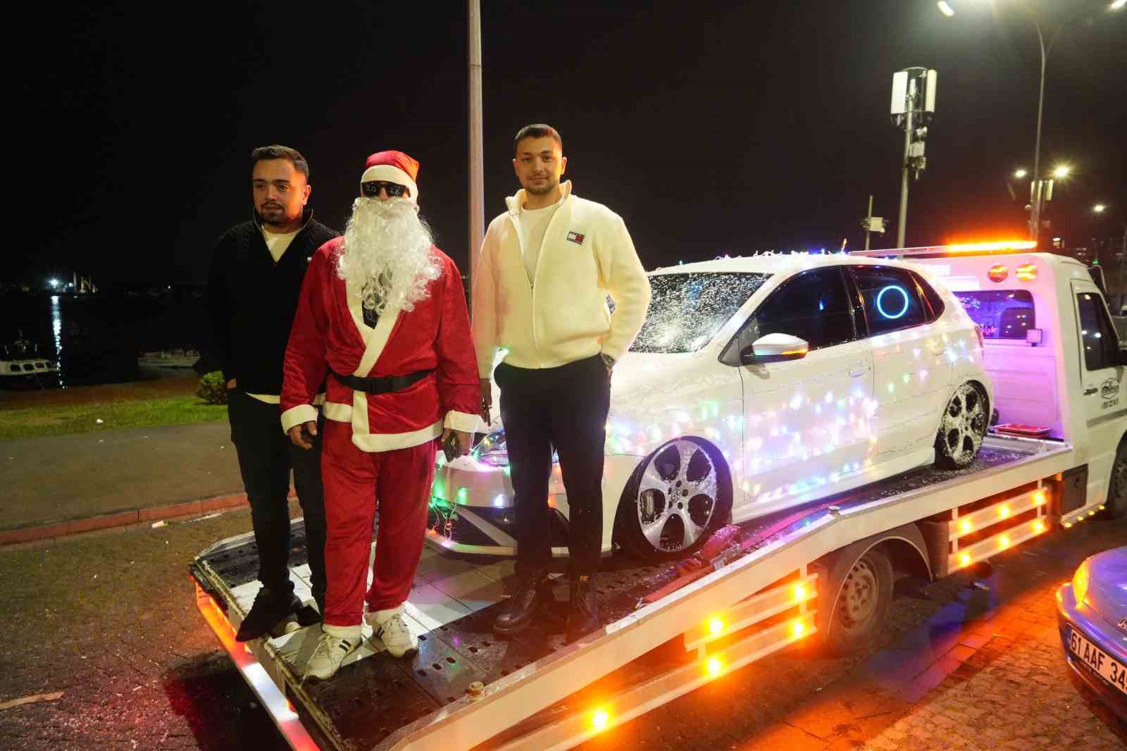 Samsun’da 2026 coşkusu: Yüzlerce kişi yeni yıla dans ve müzikle girdi
