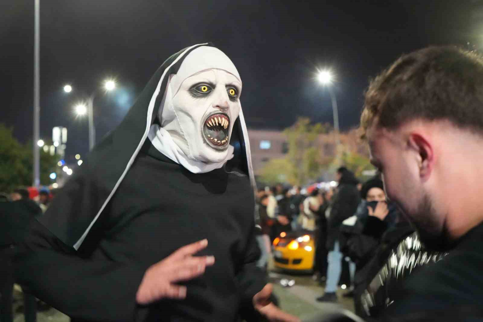 Samsun’da 2026 coşkusu: Yüzlerce kişi yeni yıla dans ve müzikle girdi
