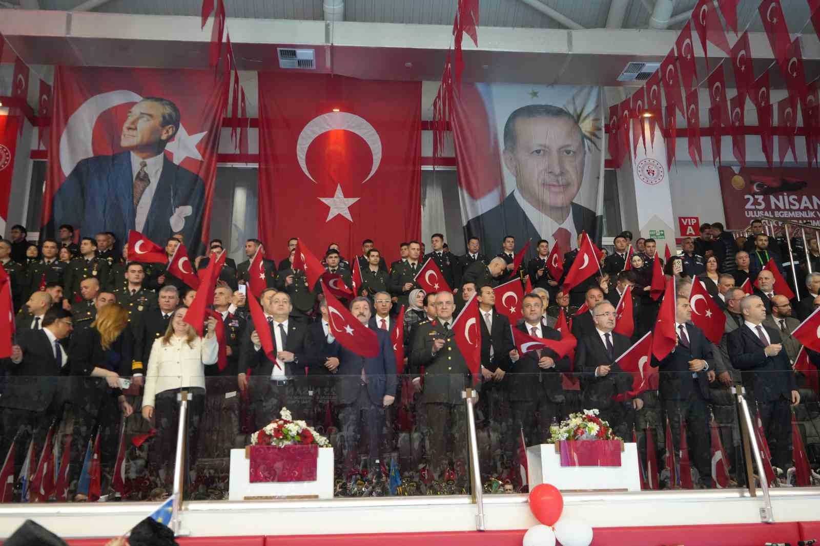 Samsun’da 23 Nisan, dünya çocuklarıyla kutlandı
