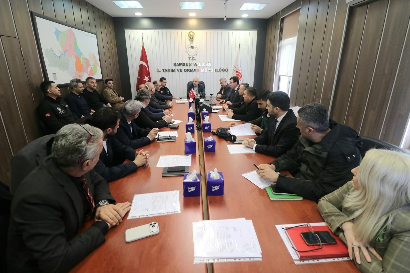 Samsun’da afet sonrası gıda güvenliği, hayvan sağlığı ve su temini masaya yatırıldı
Samsun’da afet sonrası gıda güvenliği, hayvan sağlığı ve su temini masaya yatırıldı