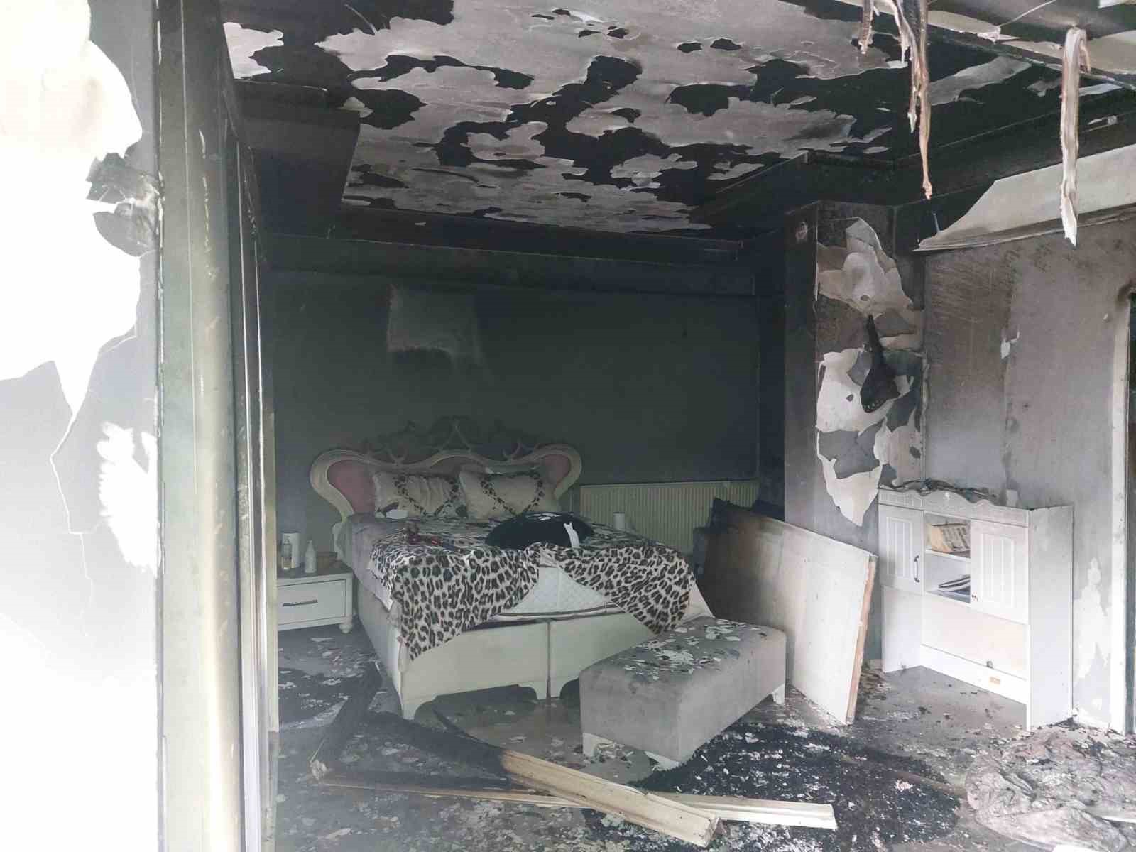 Samsun’da apartman dairesi küle döndü
