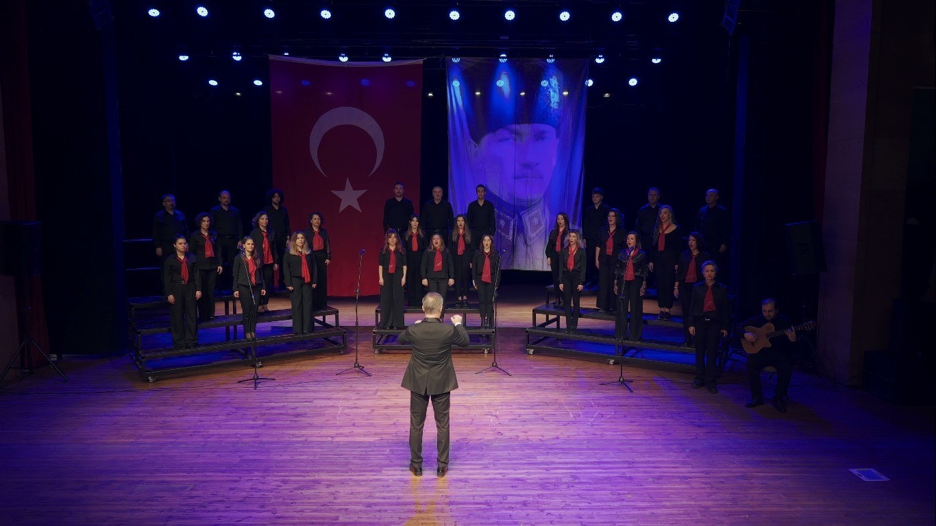 Samsun’da ‘Çanakkale Şehitlerine’ şiiri çok sesli koro ile seslendirildi
