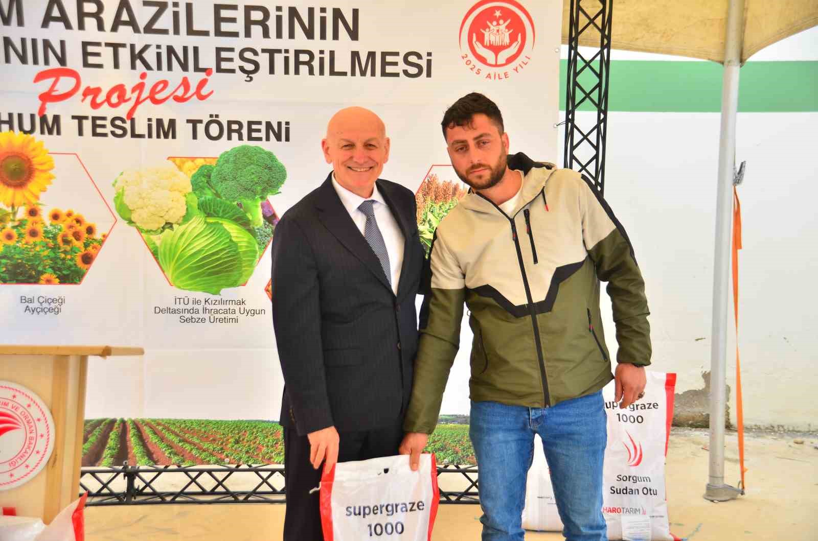 Samsun’da çiftçilere sorgum sudan tohumu dağıtıldı
